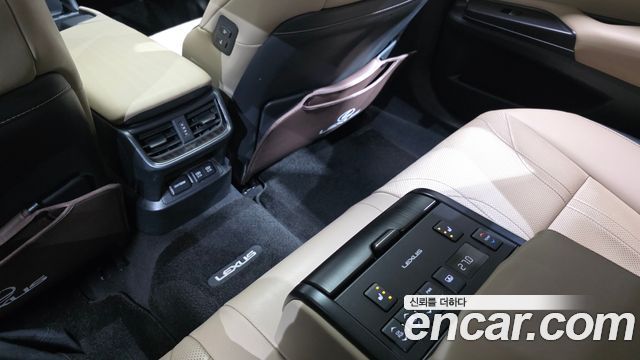 Лексус ES300h 2019 — миниатюра 19