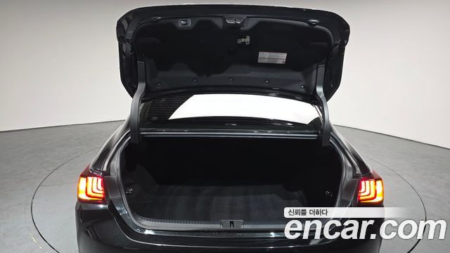 Лексус ES300h 2019 — миниатюра 20