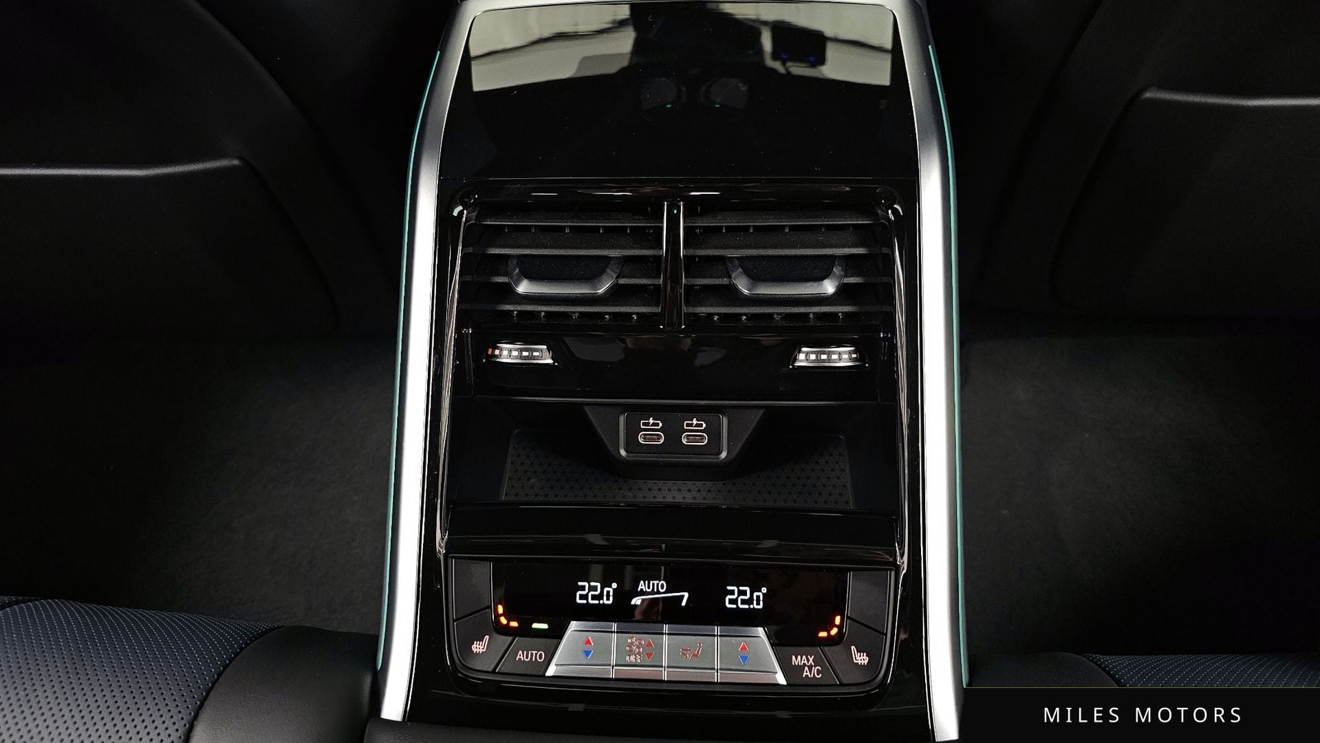 BMW 8시리즈 (G15) 2024 — миниатюра 18