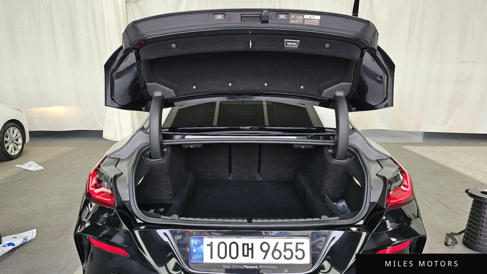 BMW 8시리즈 (G15) 2024 — миниатюра 20