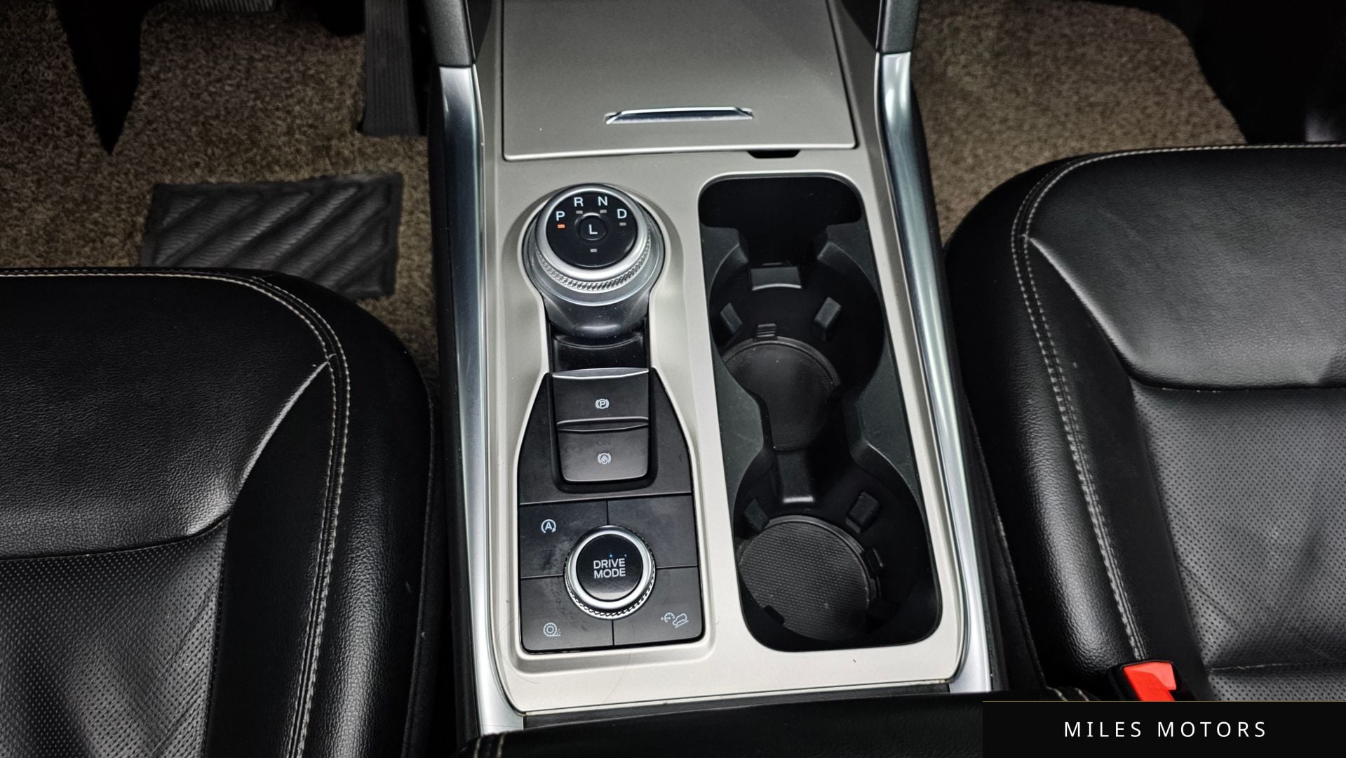 Ford Explorer 2022 — миниатюра 9