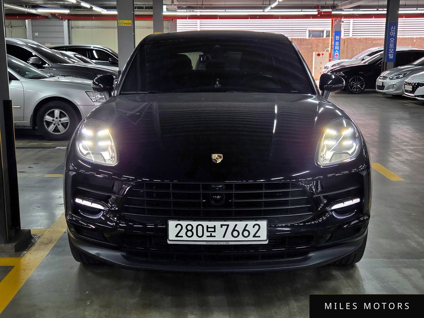 Porsche Macan 2019 — миниатюра 2