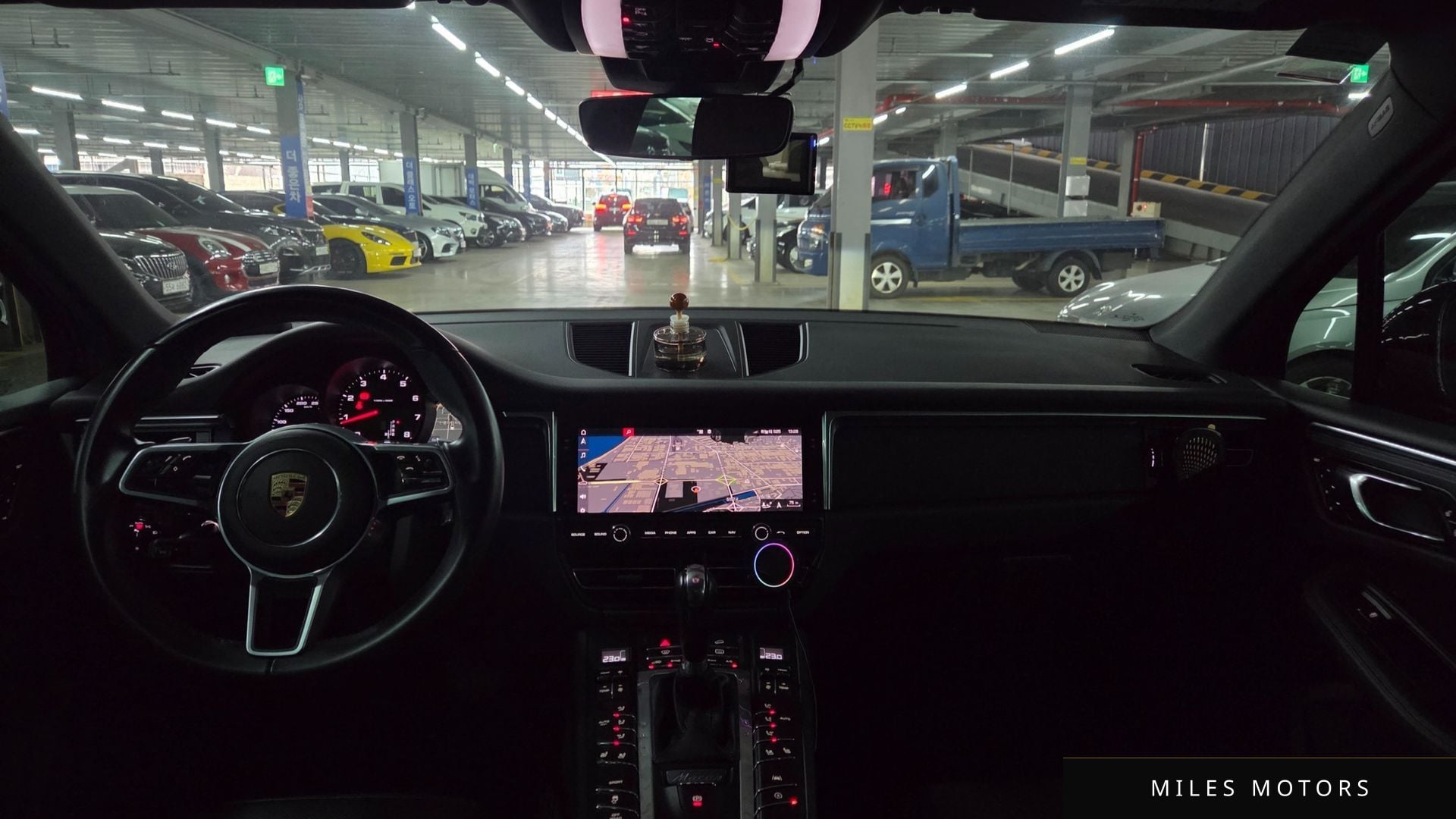 Porsche Macan 2019 — миниатюра 6