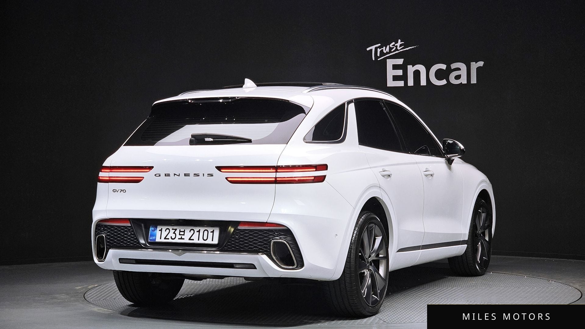 Genesis GV70 2022 — миниатюра 2