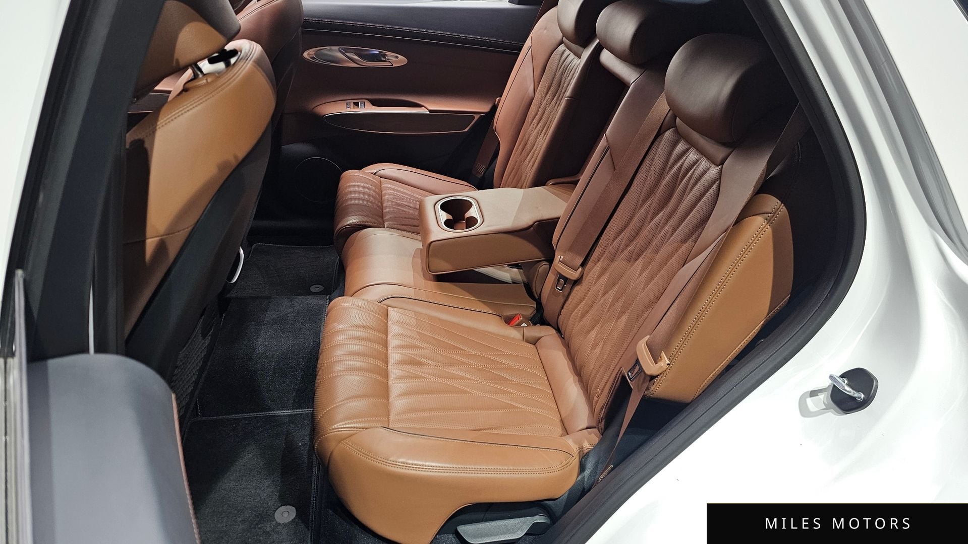Genesis GV70 2022 — миниатюра 12