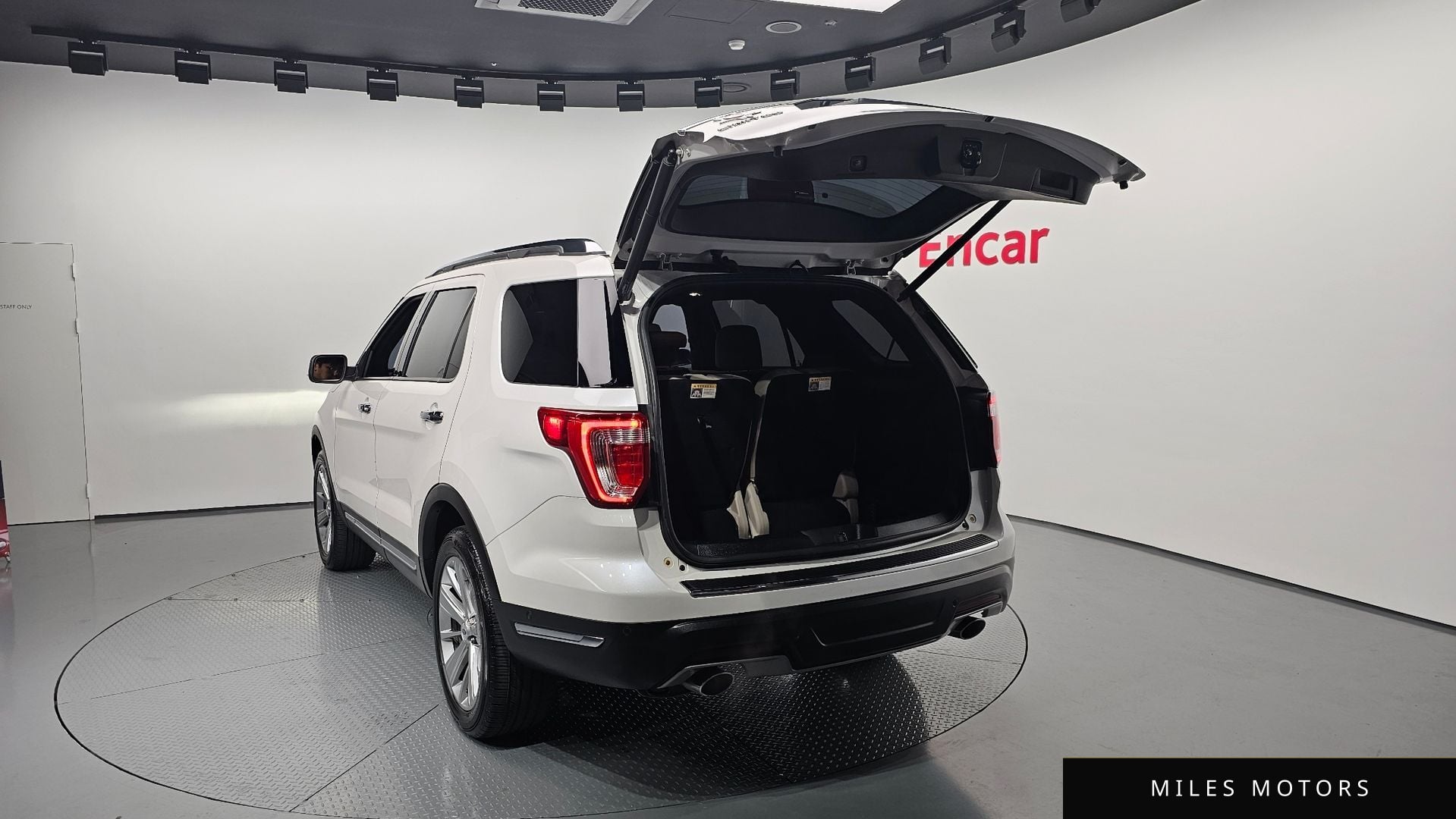 Ford Explorer 2019 — миниатюра 19