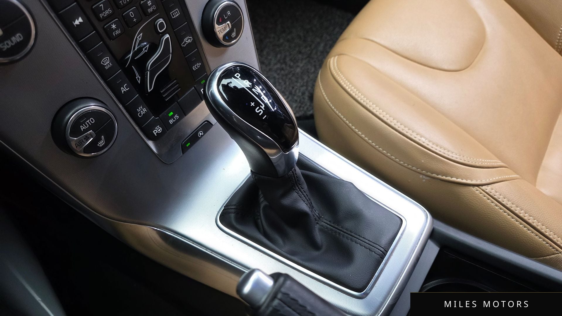 Volvo V40 2018 — миниатюра 9