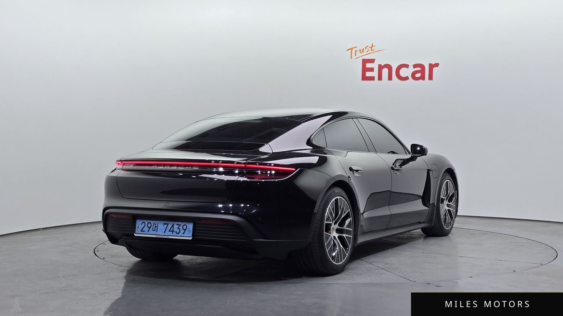 Porsche 타이칸 2025 — миниатюра 2