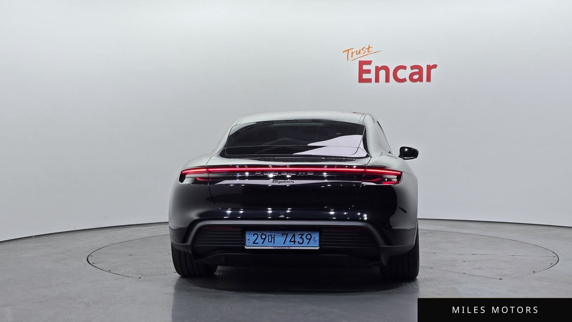 Porsche 타이칸 2025 — миниатюра 4