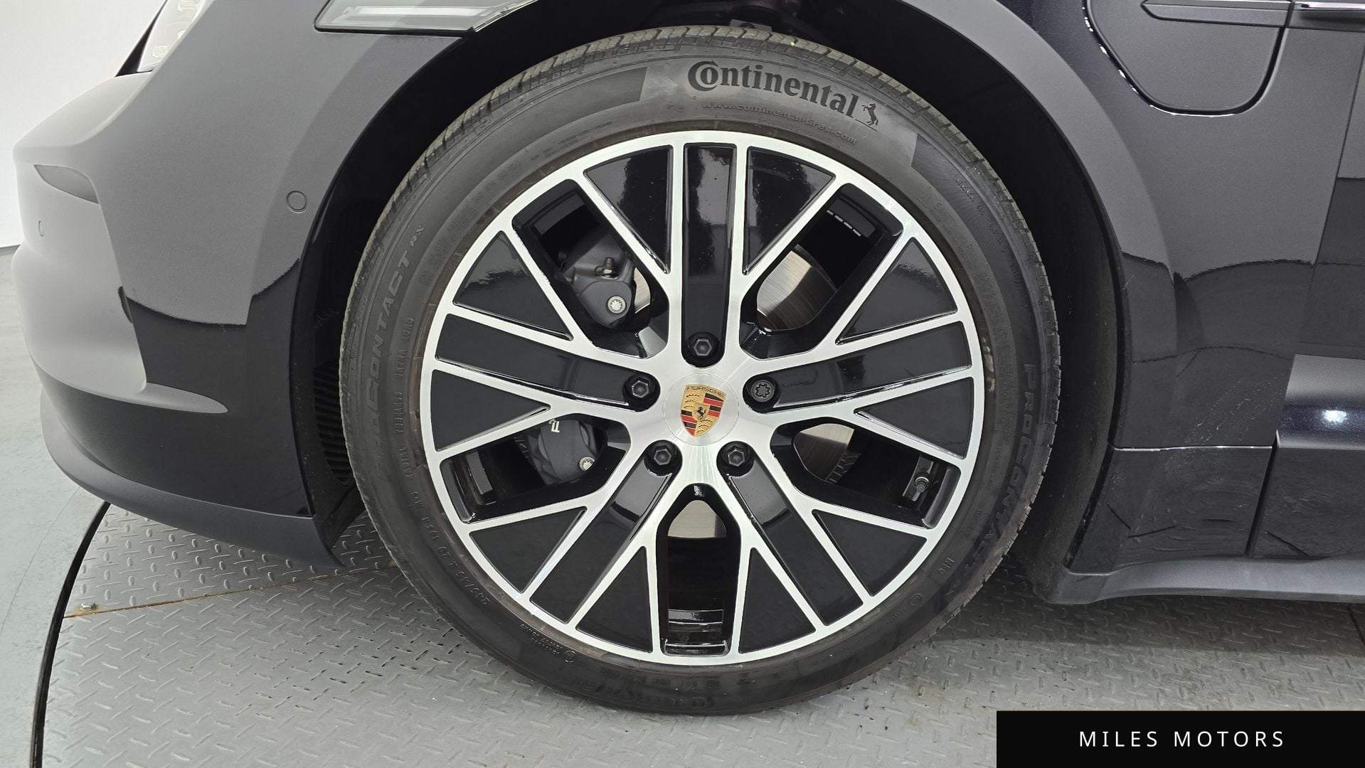 Porsche 타이칸 2025 — миниатюра 5
