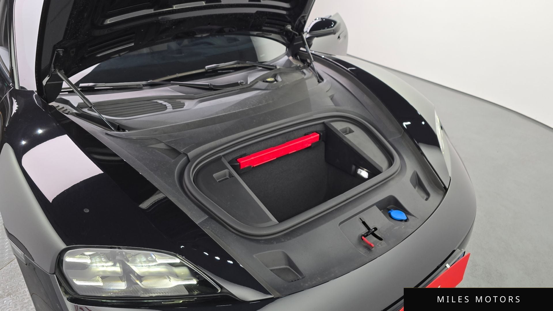 Porsche 타이칸 2025 — миниатюра 6