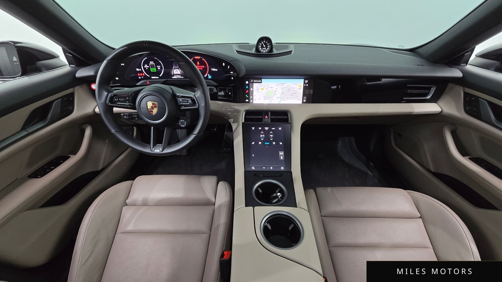 Porsche 타이칸 2025 — миниатюра 7