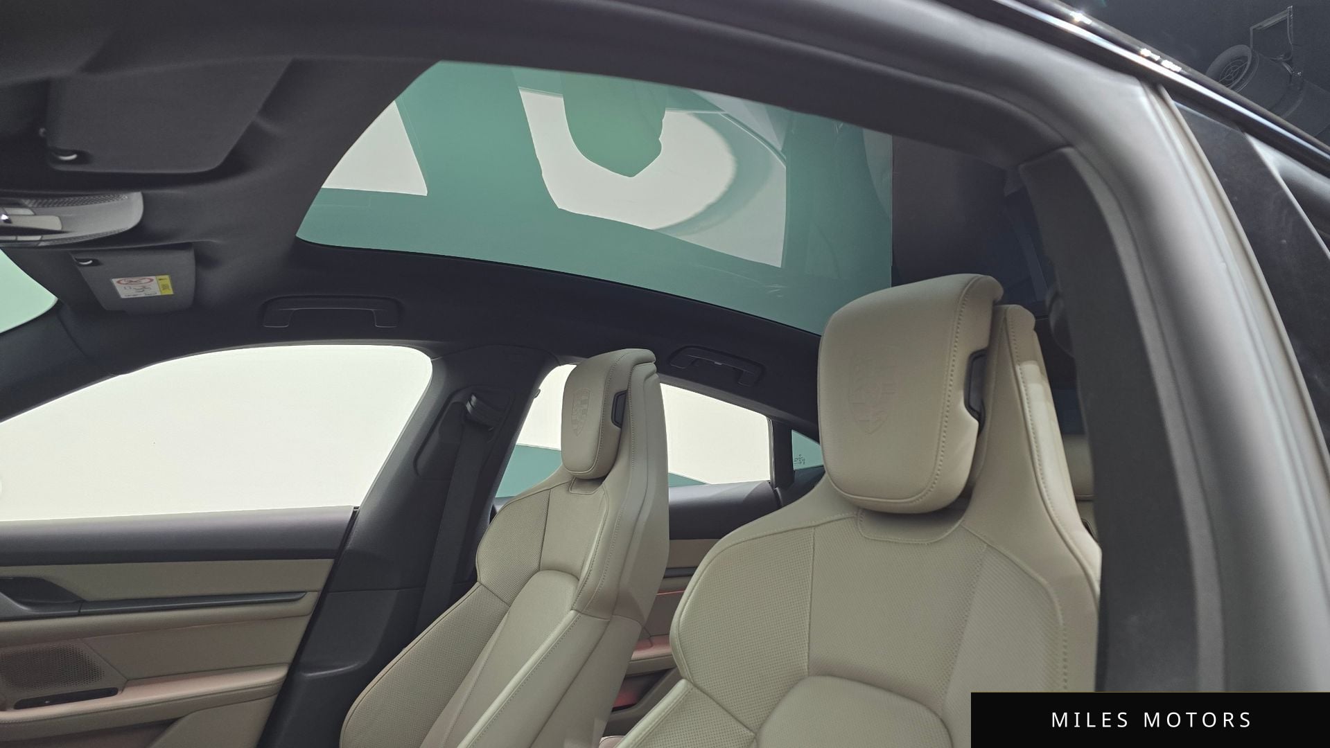 Porsche 타이칸 2025 — миниатюра 19
