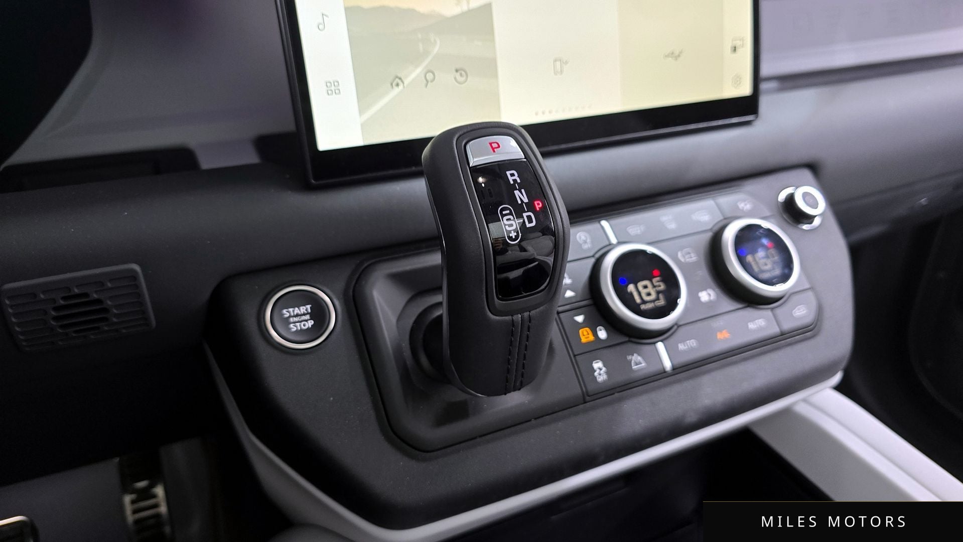 Land Rover 디펜더 (L663) 2025 — миниатюра 9