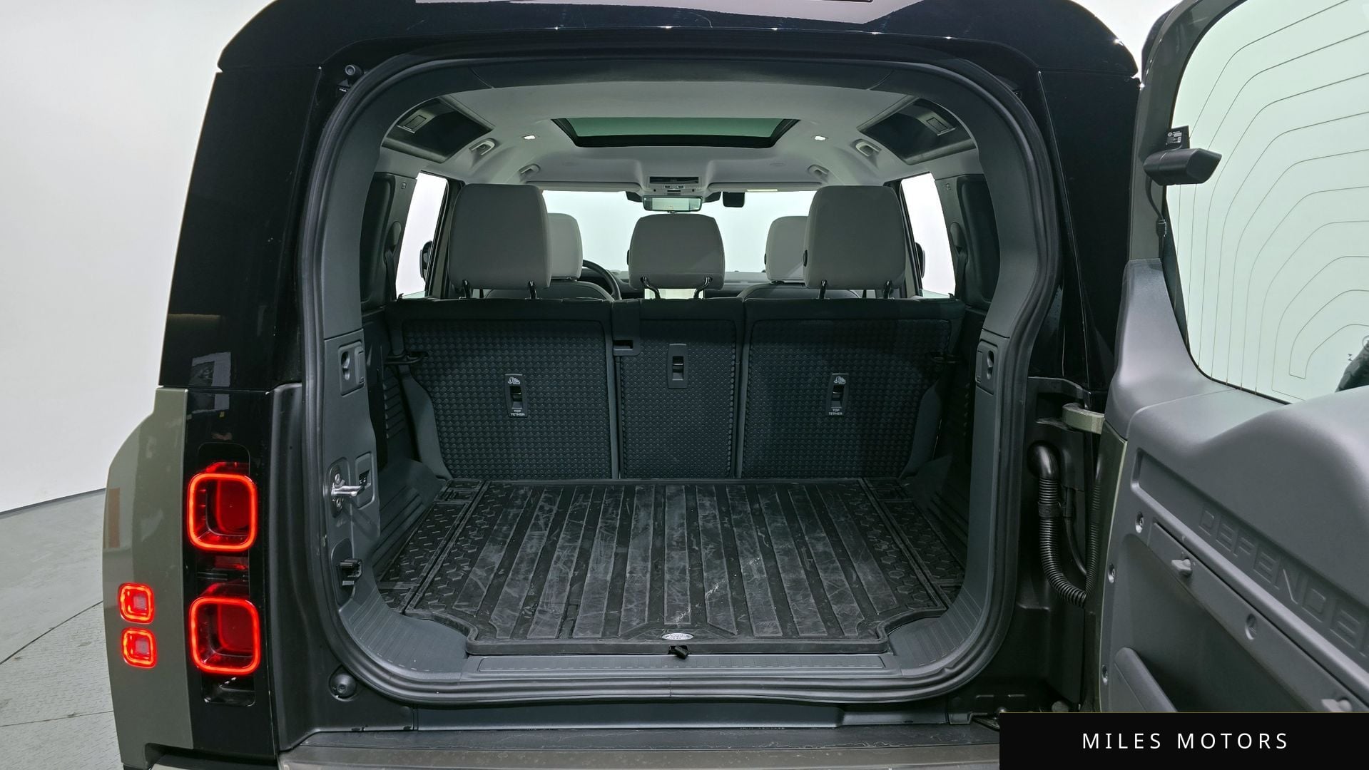 Land Rover 디펜더 (L663) 2025 — миниатюра 20