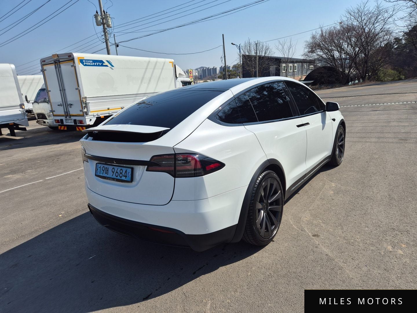 Tesla Model X 2023 — миниатюра 5