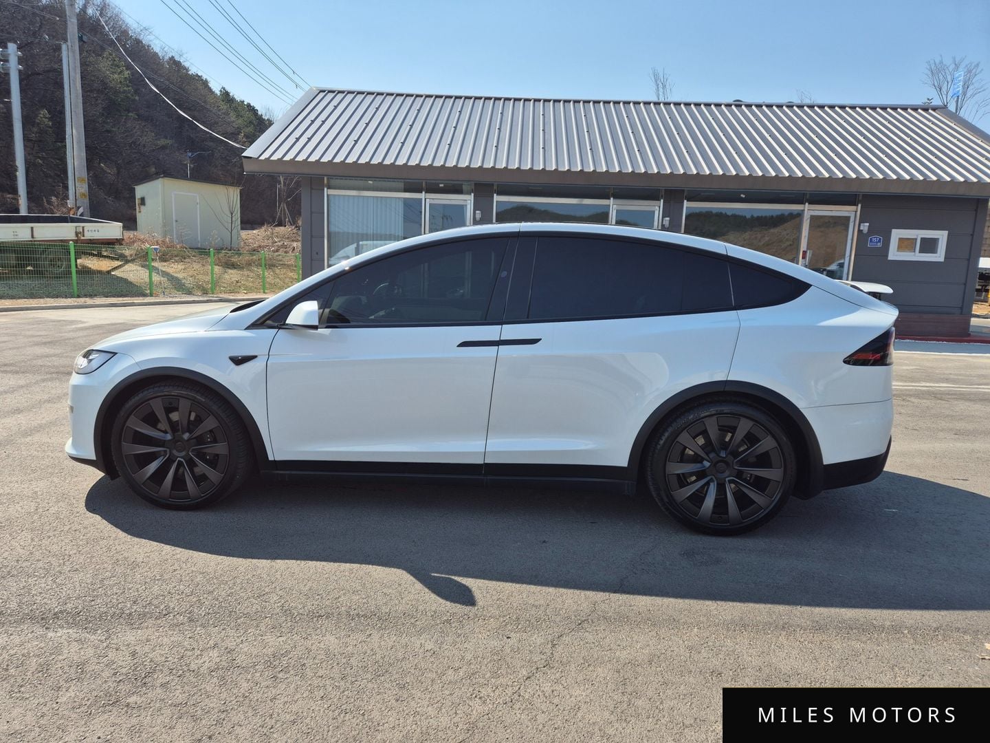 Tesla Model X 2023 — миниатюра 8