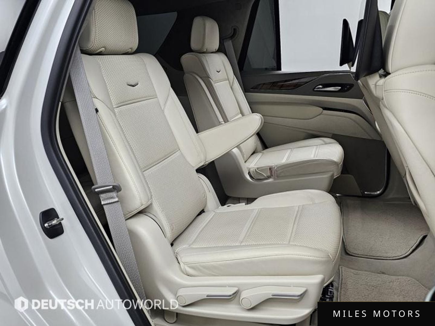 Cadillac Escalade 2023 — миниатюра 12