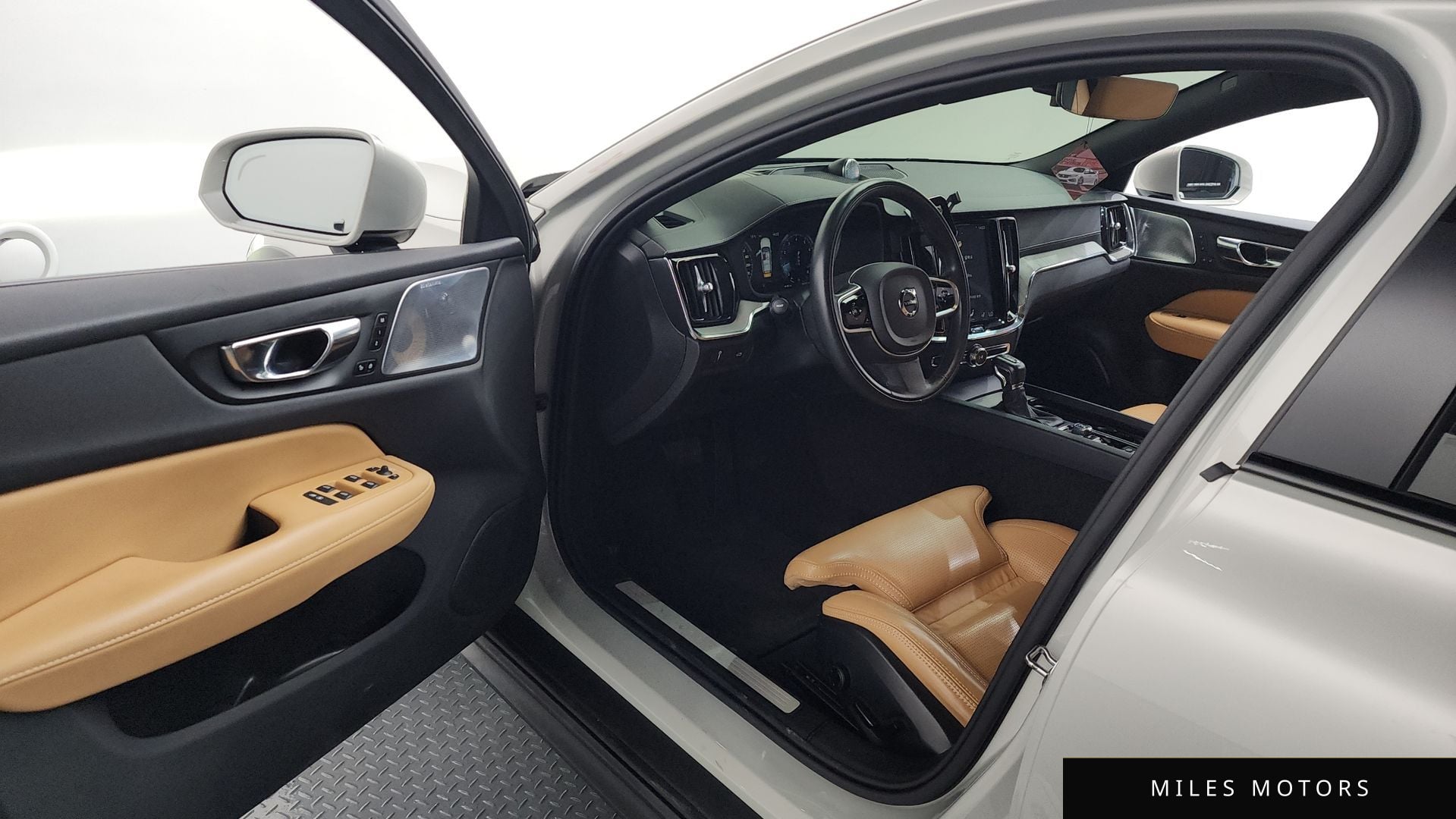 Volvo V60 크로스컨트리 2020 — миниатюра 10