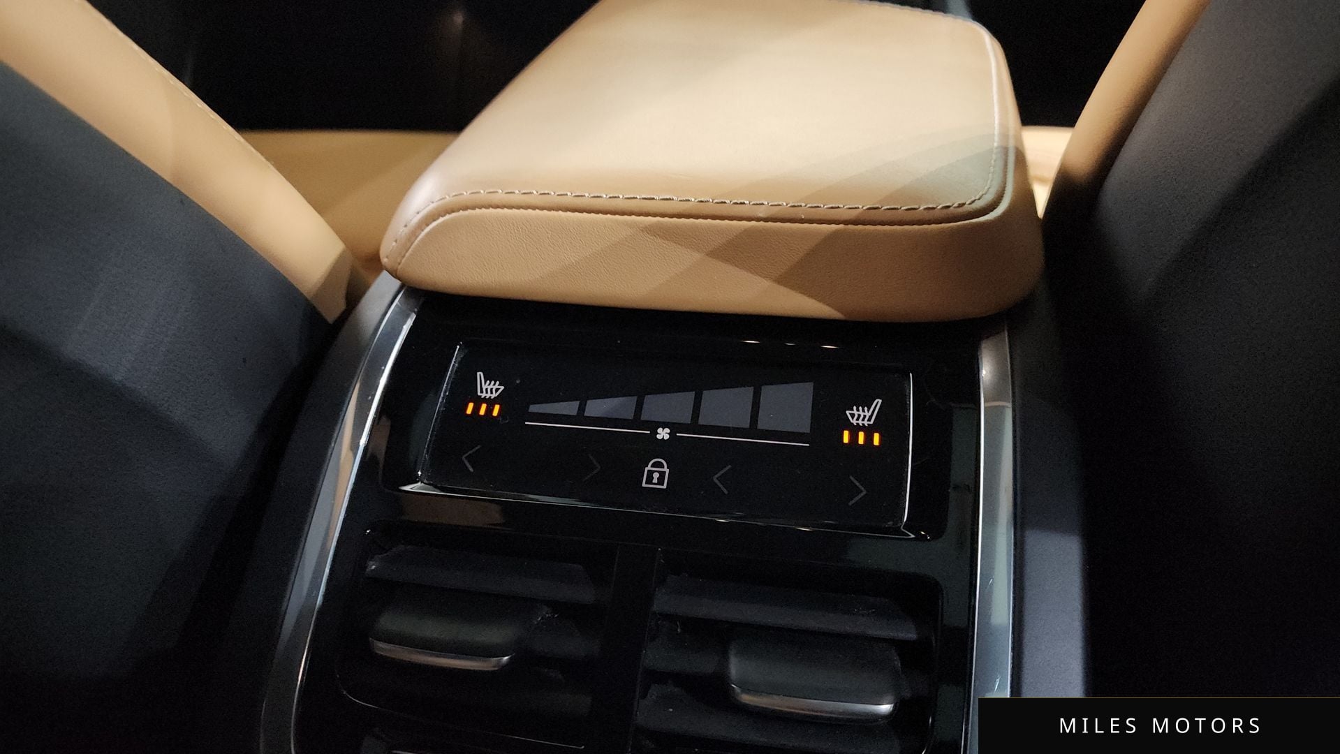Volvo V60 크로스컨트리 2020 — миниатюра 19