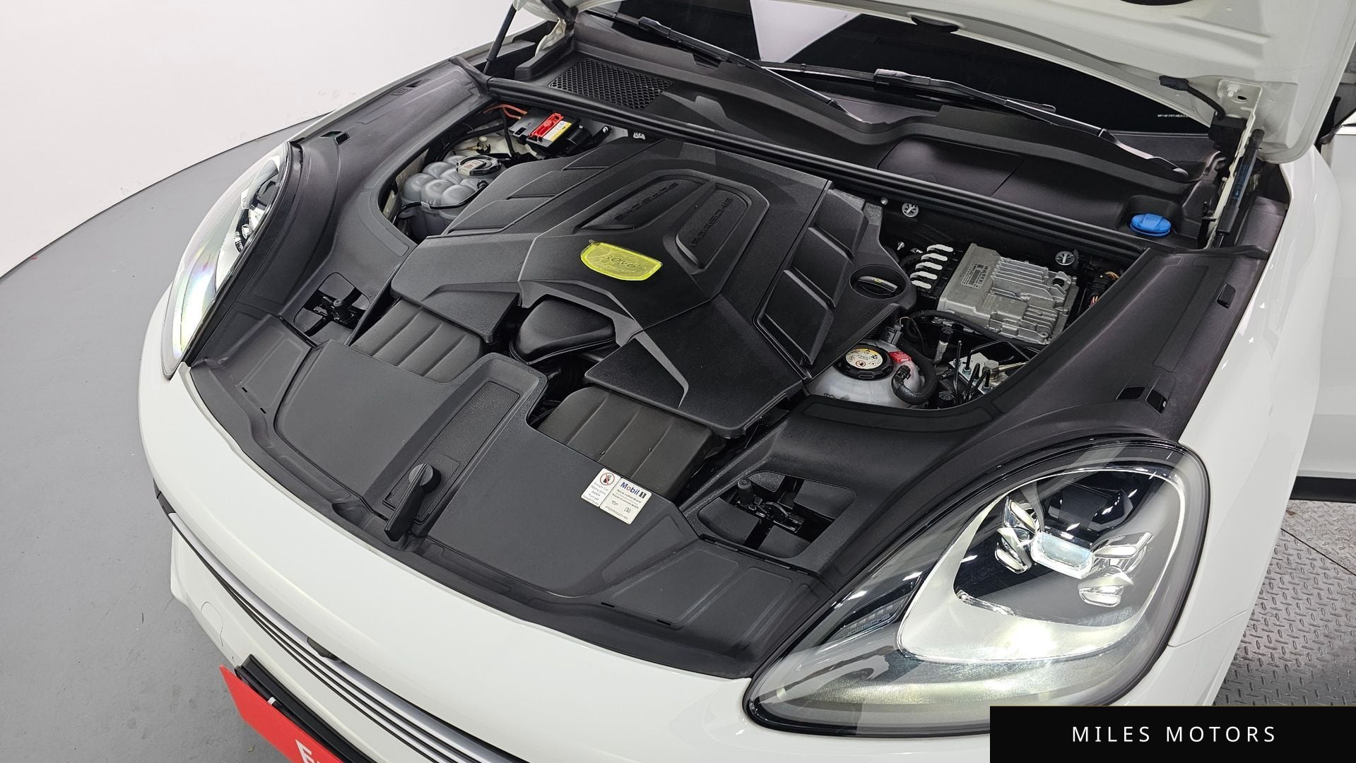 Porsche Cayenne 2021 — миниатюра 6