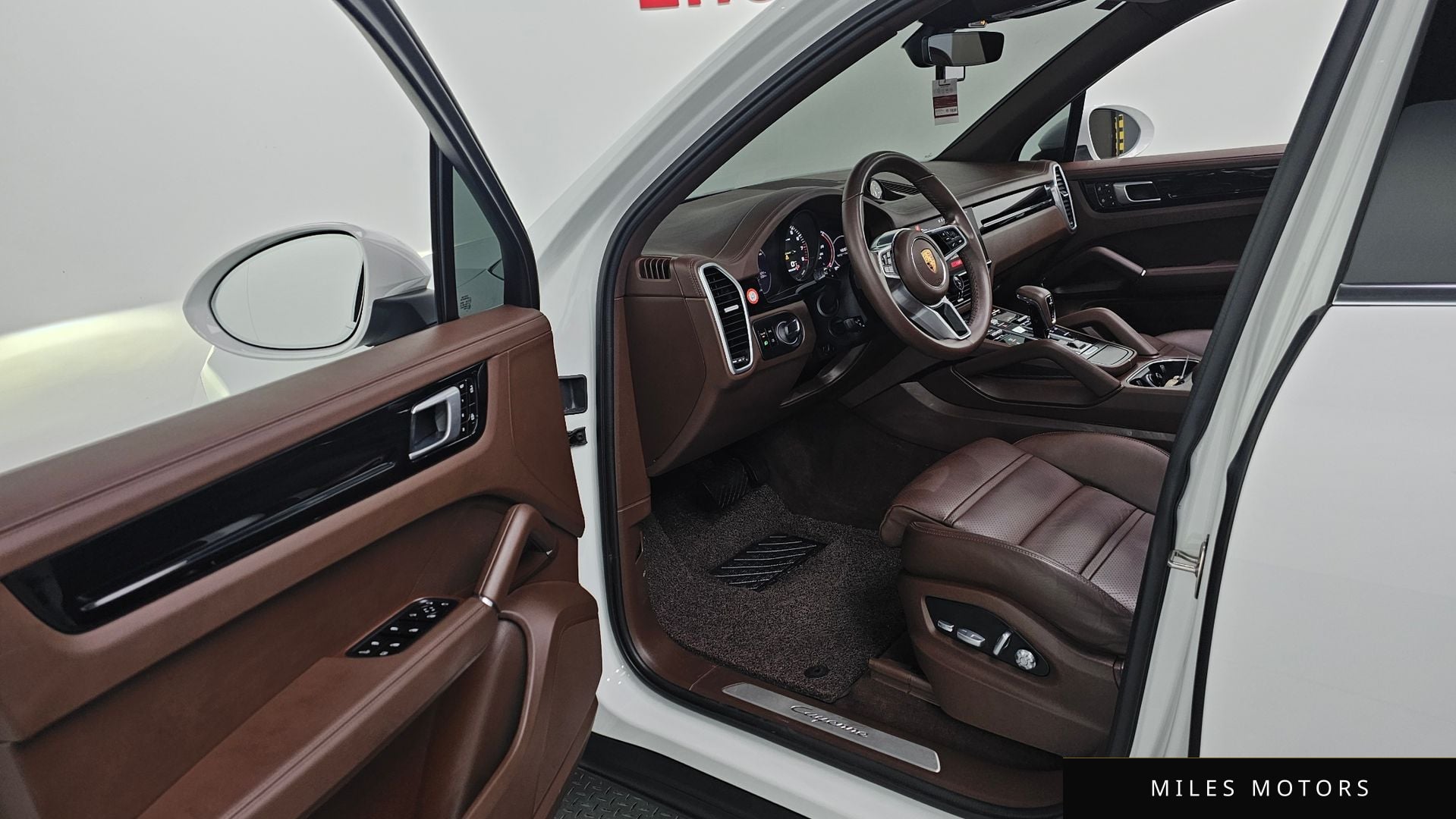 Porsche Cayenne 2021 — миниатюра 10