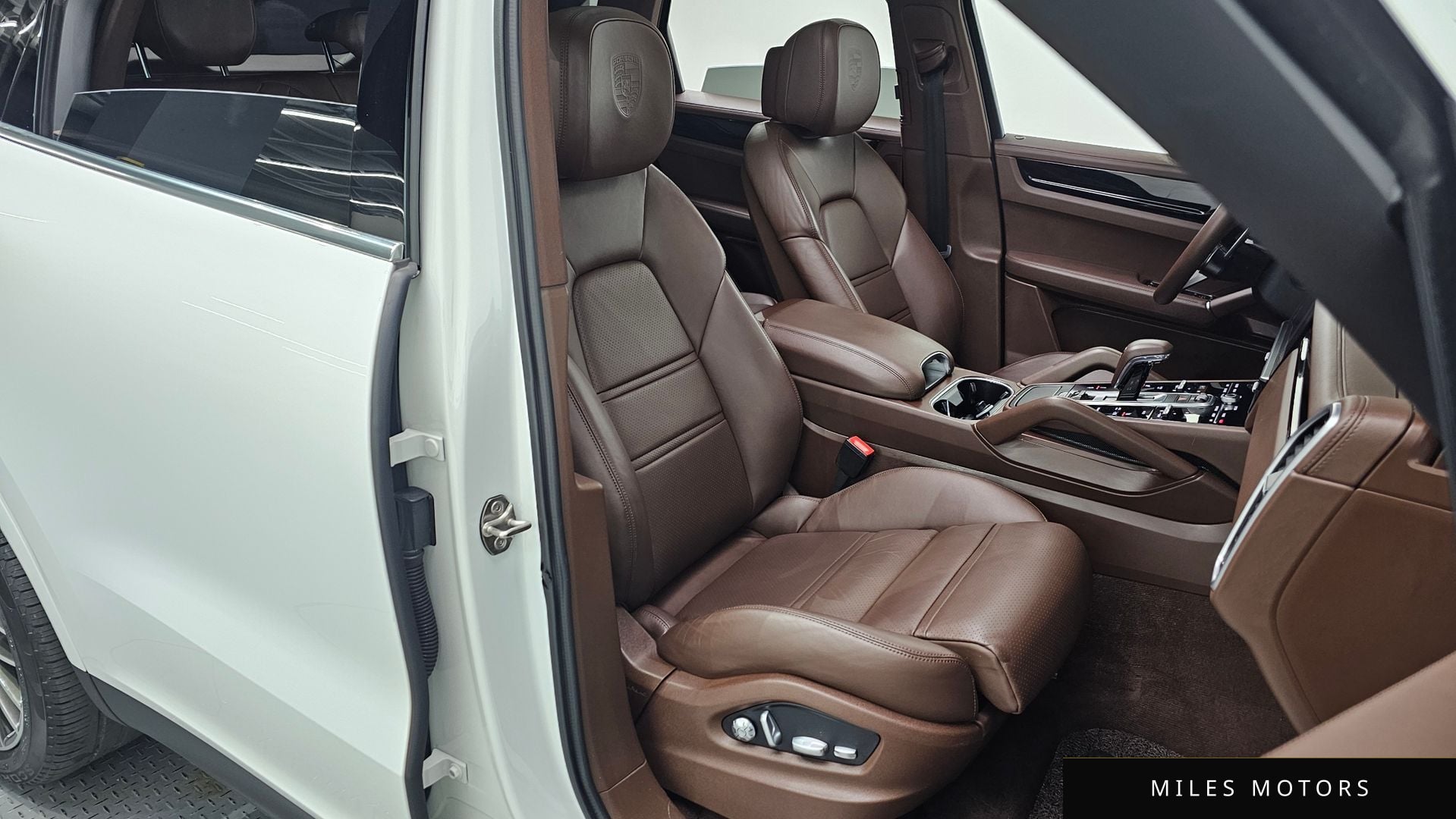 Porsche Cayenne 2021 — миниатюра 11