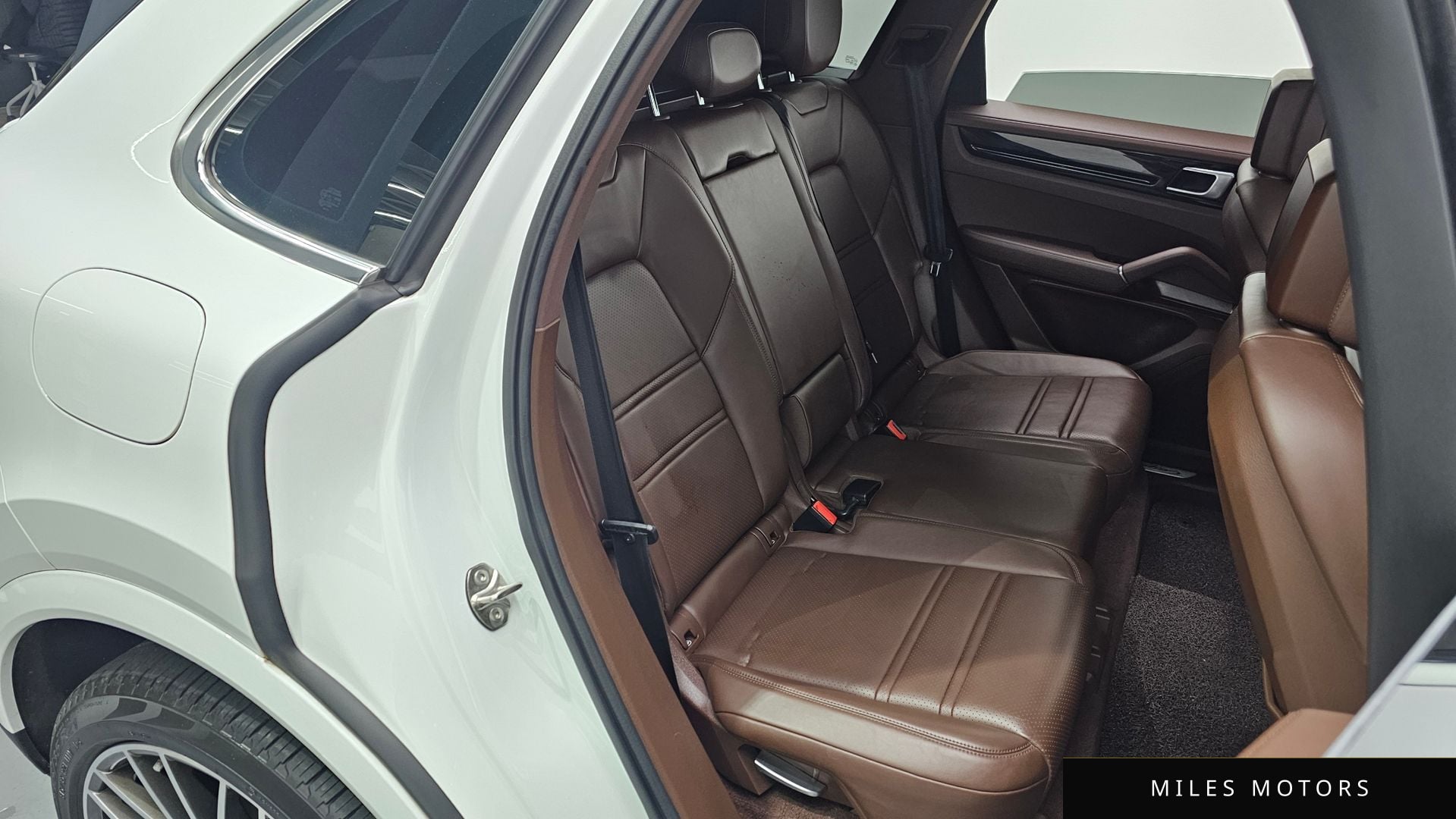 Porsche Cayenne 2021 — миниатюра 12