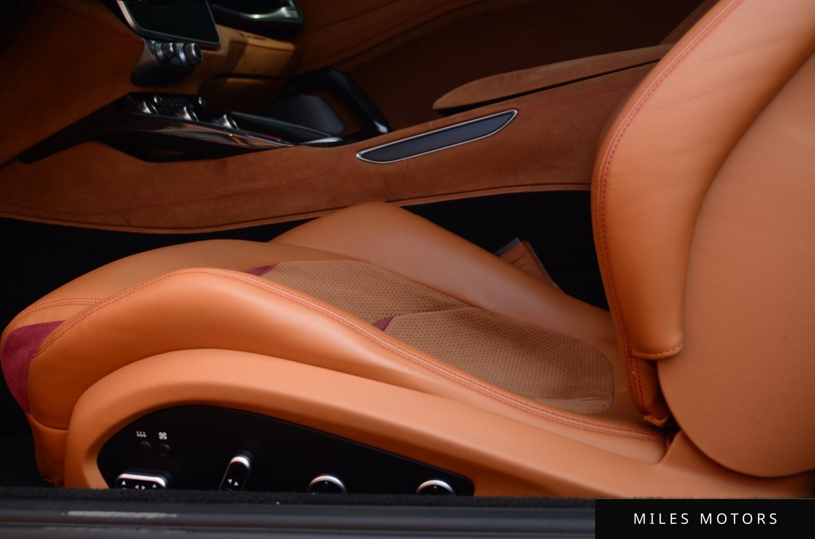 Ferrari GTC4 루쏘 2019 — миниатюра 10