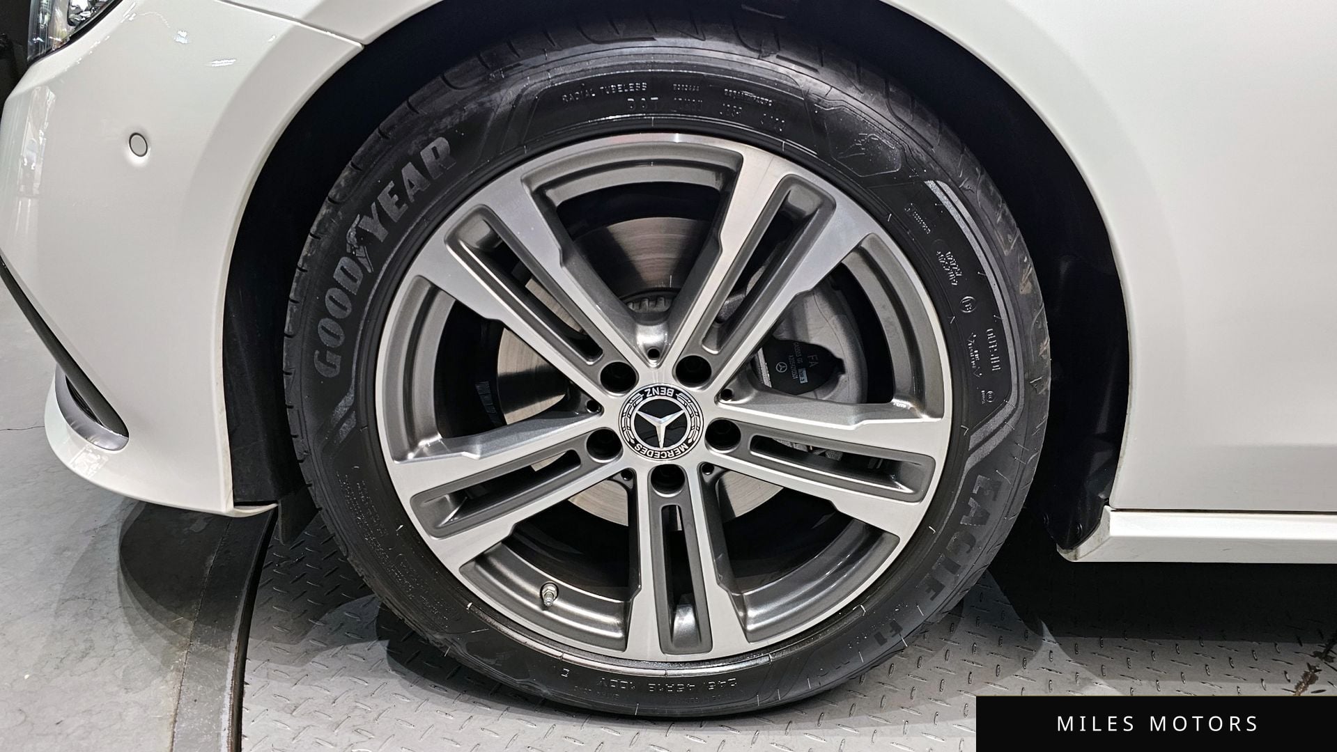 Mercedes-Benz E-Class W213 2023 — миниатюра 5