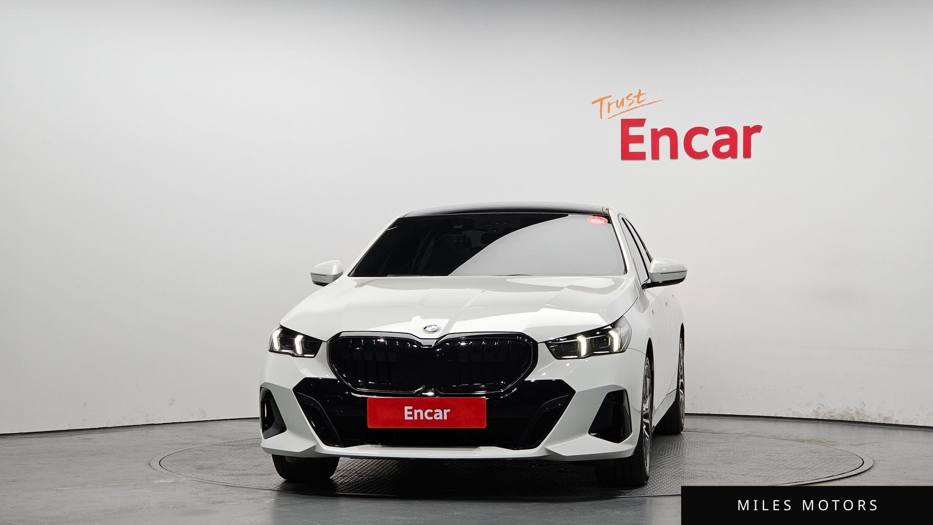 BMW 5 Series (G60) 2025 — миниатюра 4