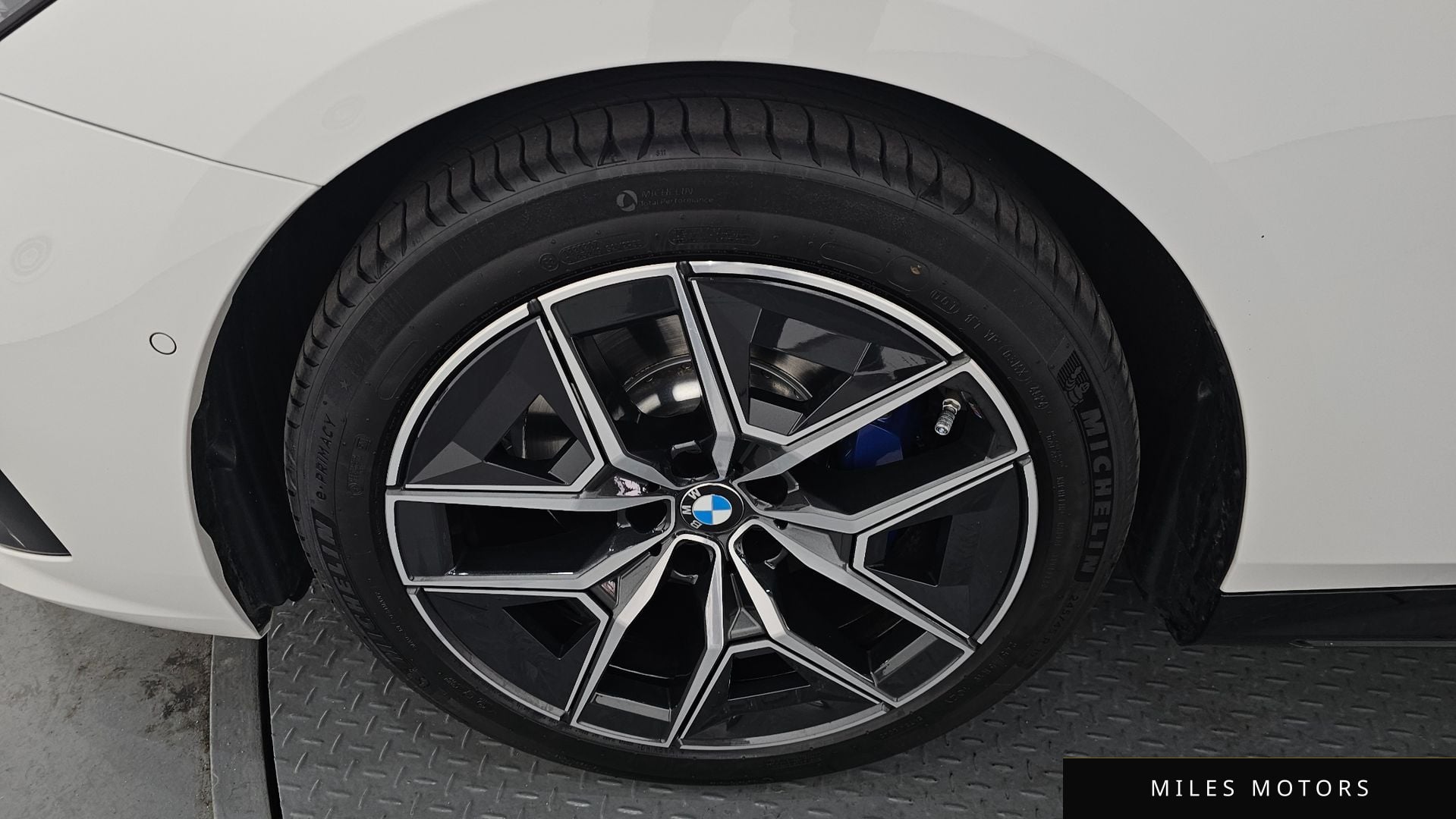 BMW 5 Series (G60) 2025 — миниатюра 7