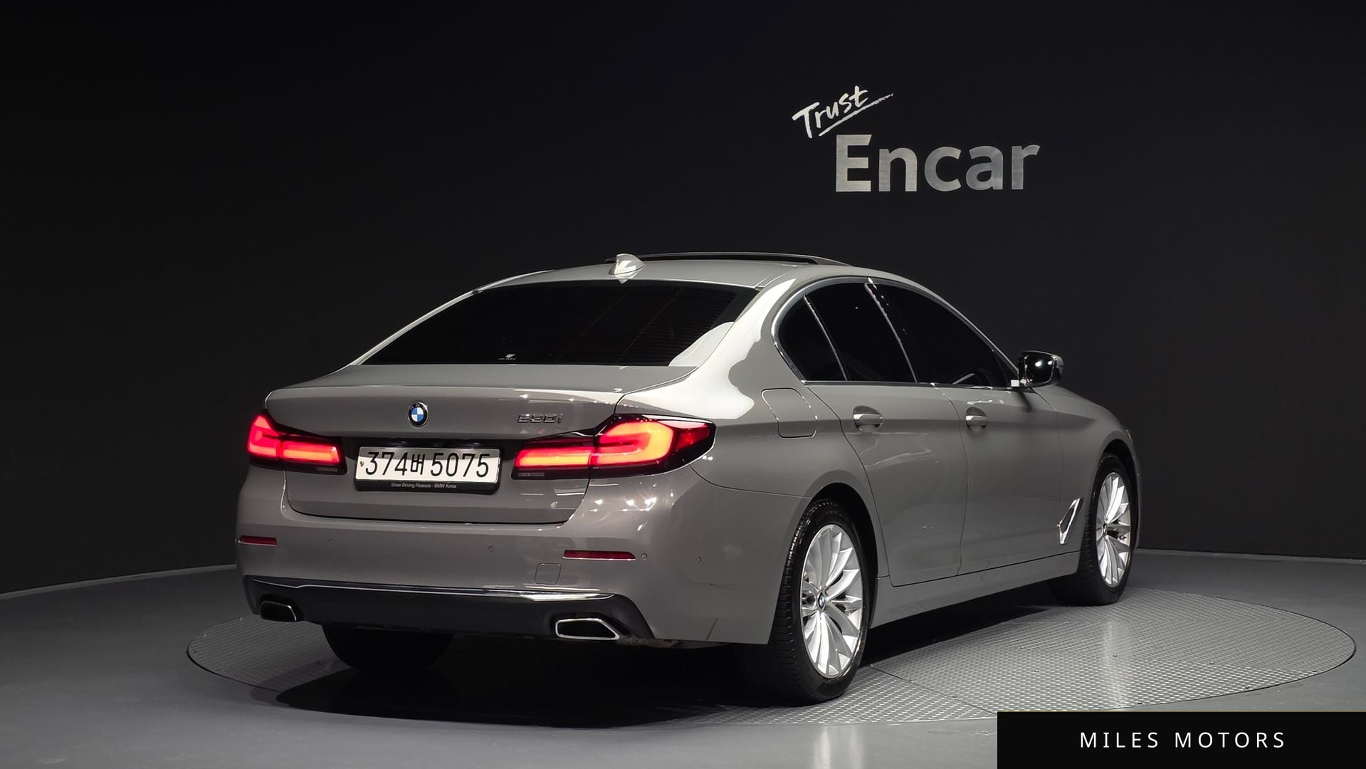 BMW 5 Series (G30) 2022 — миниатюра 2