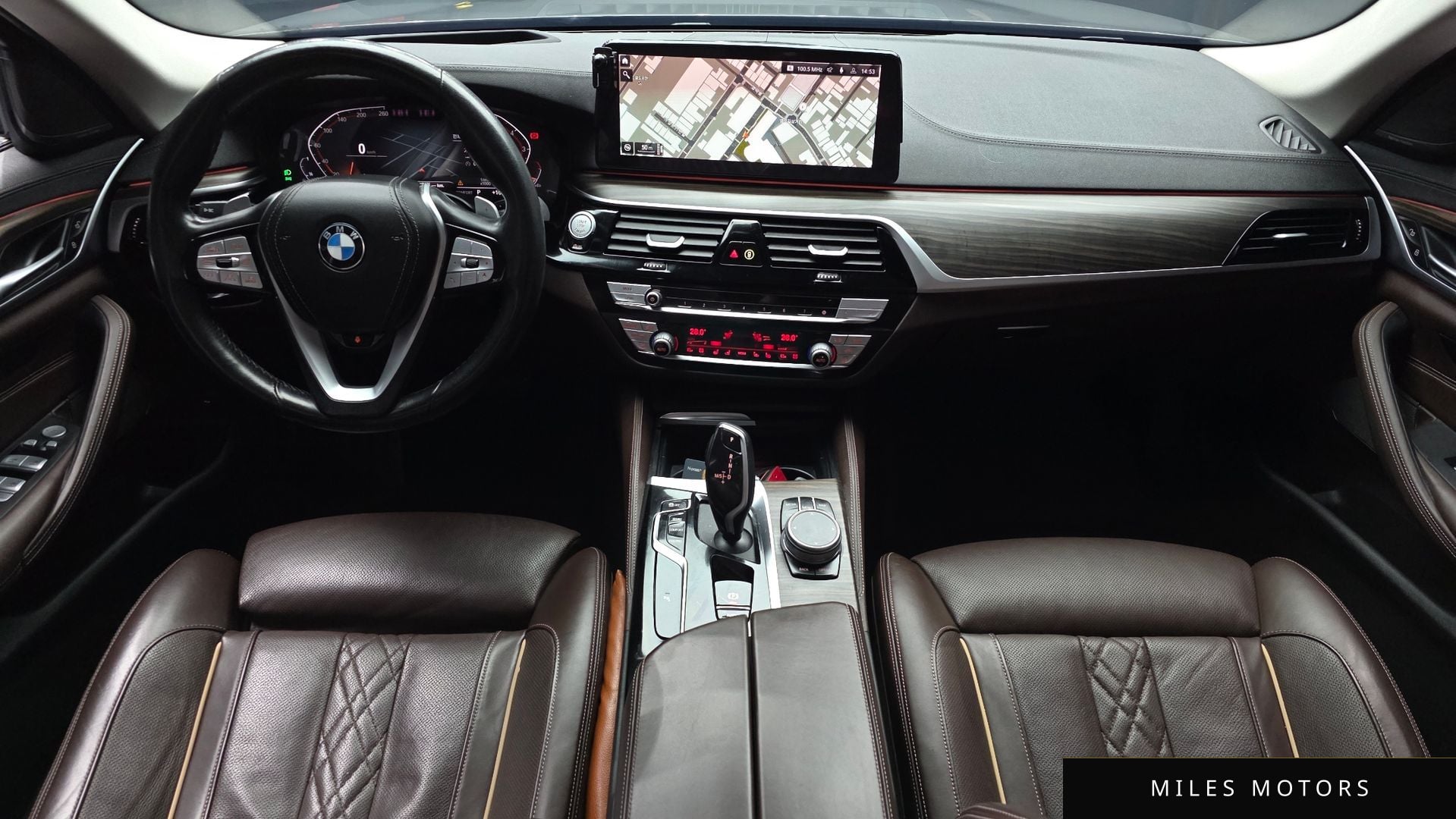 BMW 5 Series (G30) 2022 — миниатюра 7