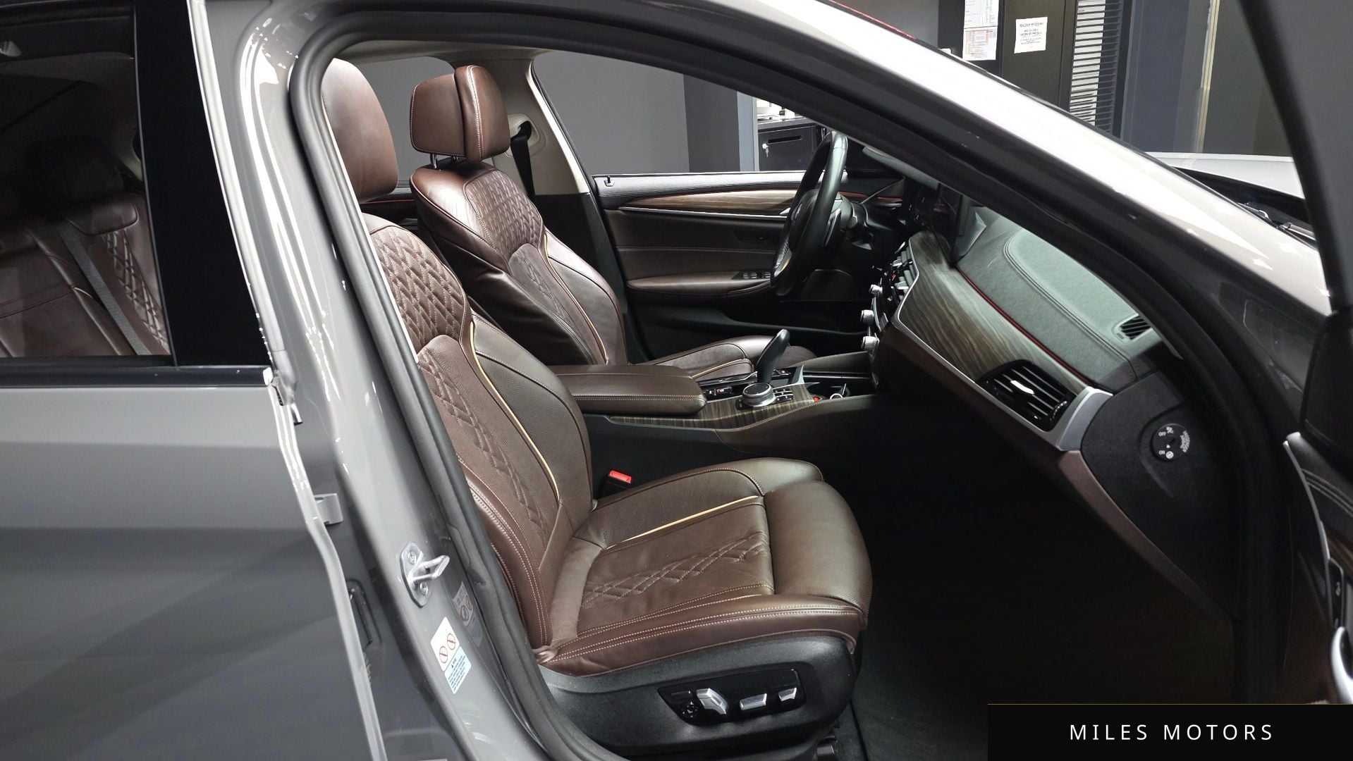 BMW 5 Series (G30) 2022 — миниатюра 11