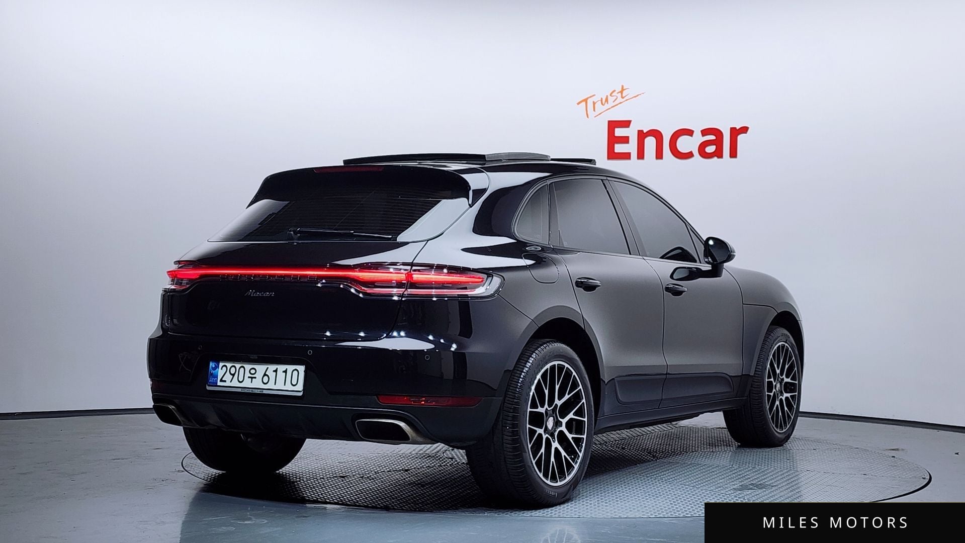 Porsche Macan 2021 — миниатюра 2