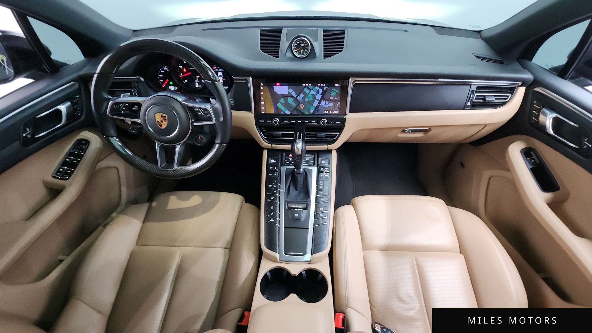 Porsche Macan 2021 — миниатюра 7