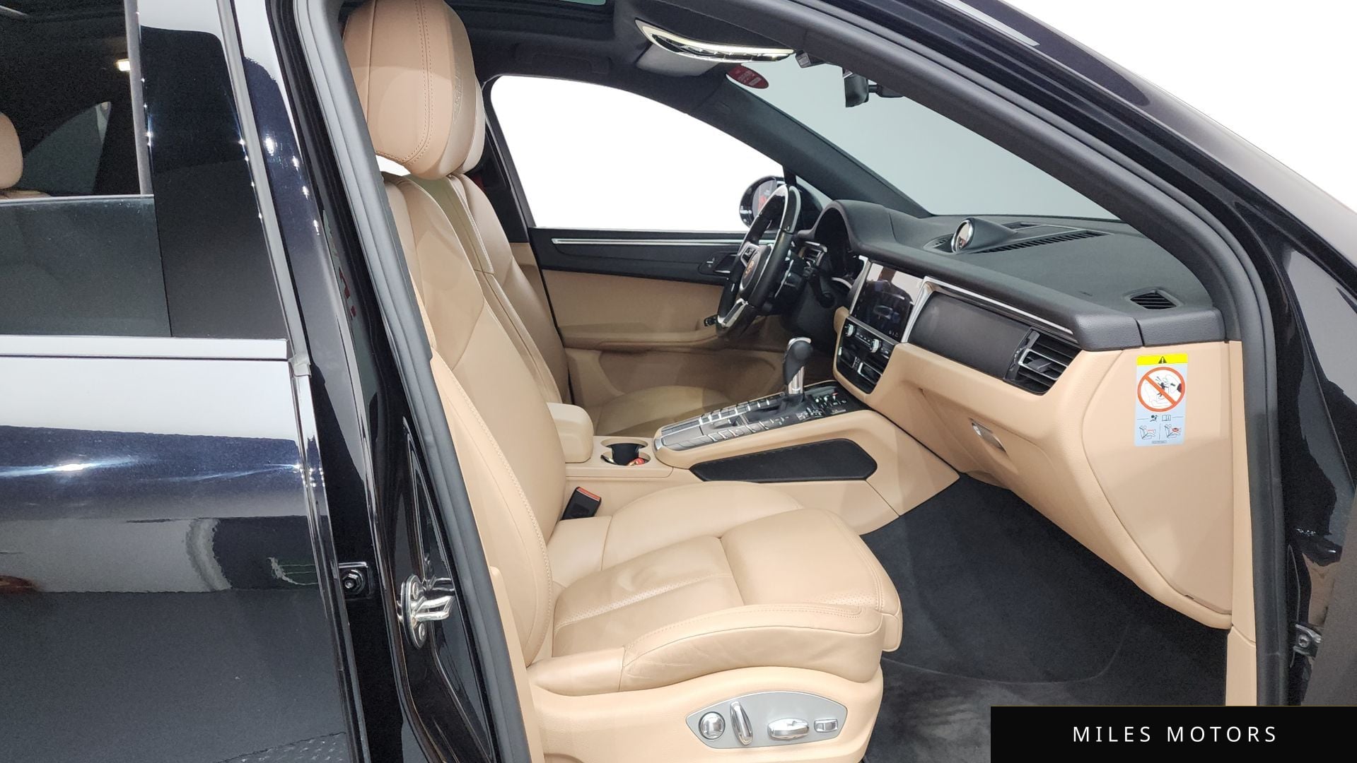 Porsche Macan 2021 — миниатюра 11