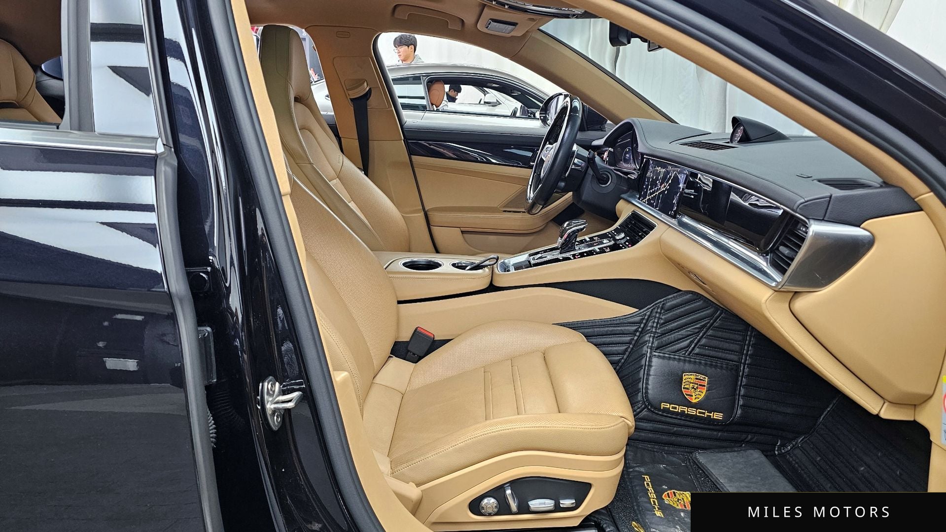 Porsche Panamera 2018 — миниатюра 11