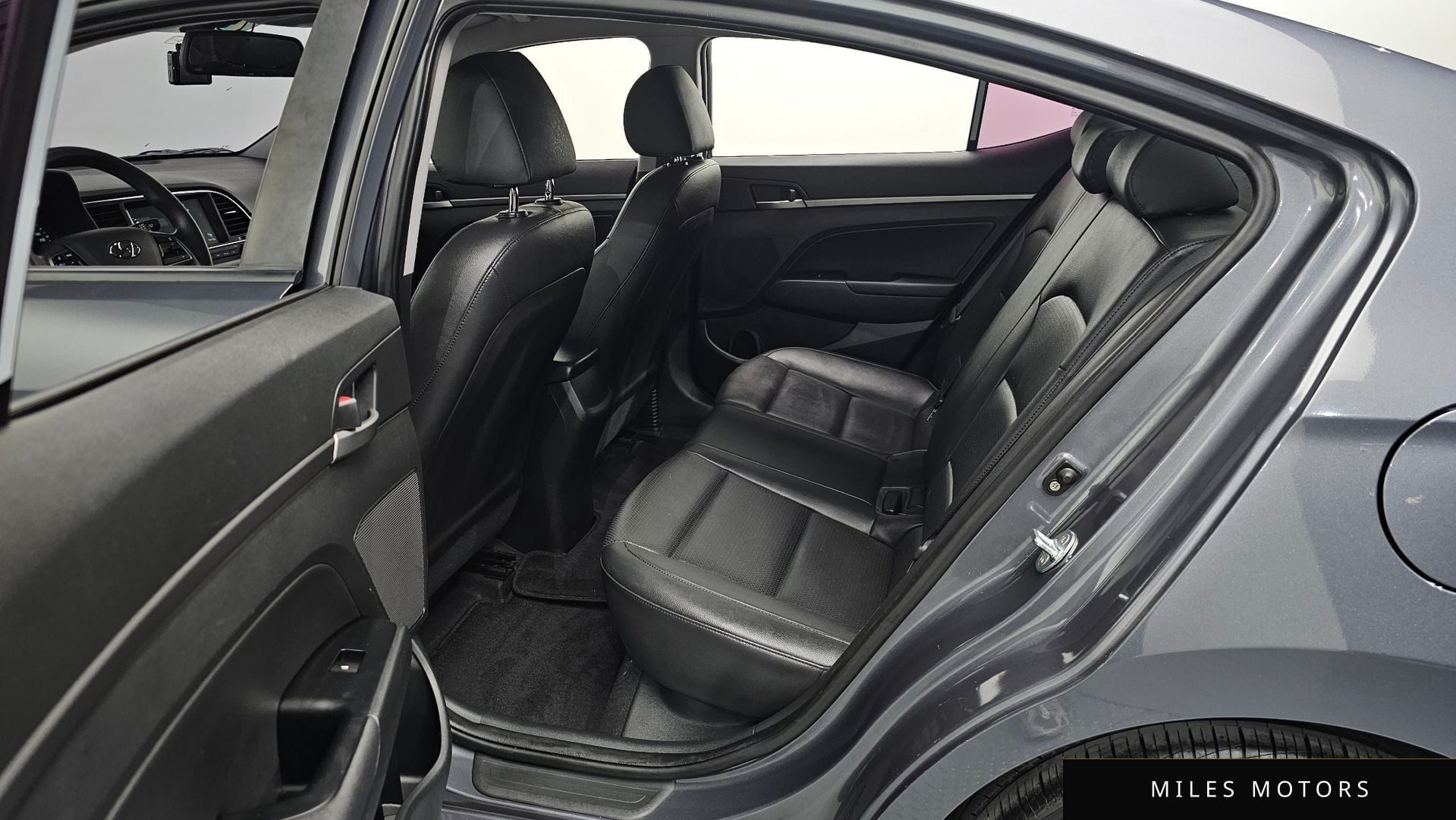 Hyundai AVANTE 2018 — миниатюра 11