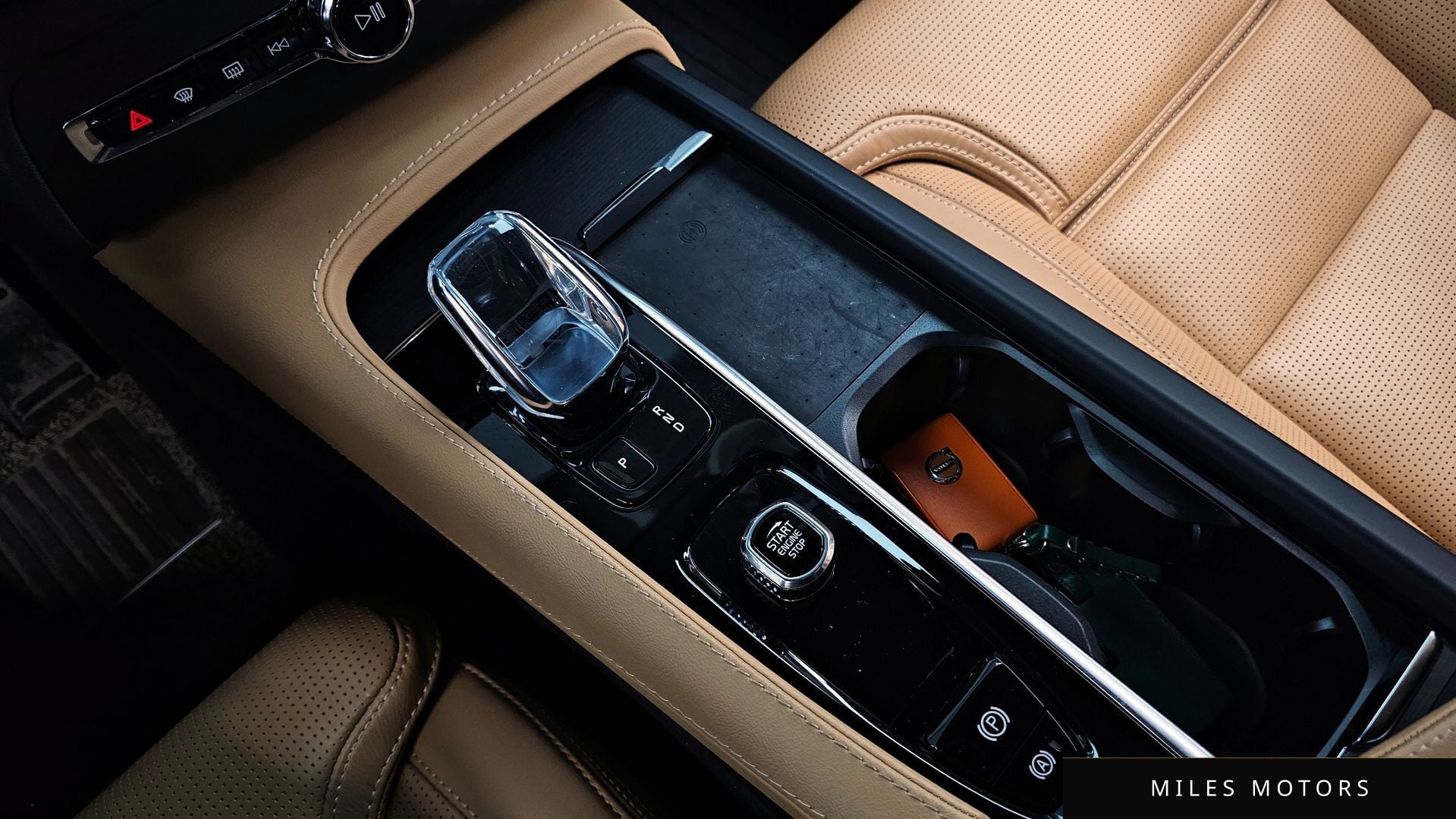 Volvo XC90 2022 — миниатюра 9