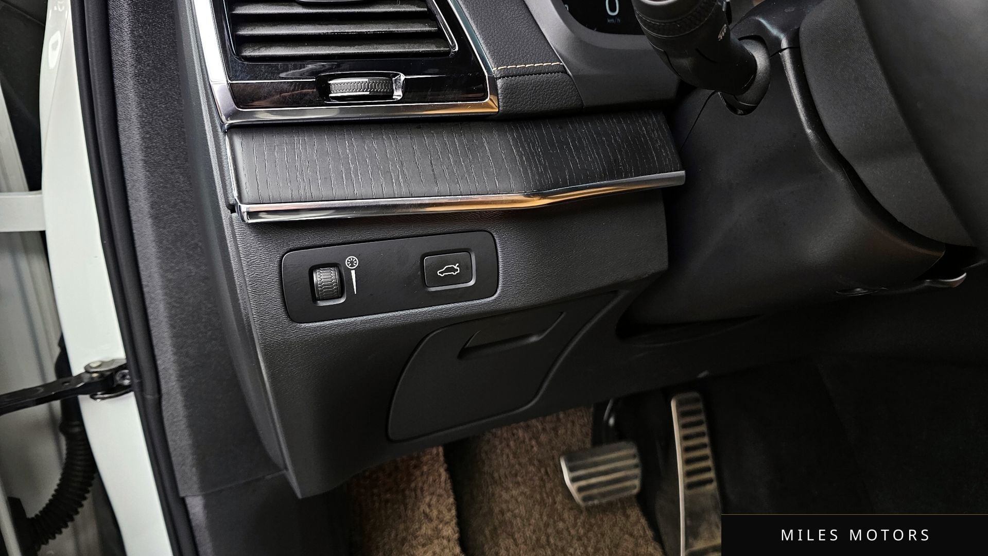 Volvo XC90 2022 — миниатюра 16