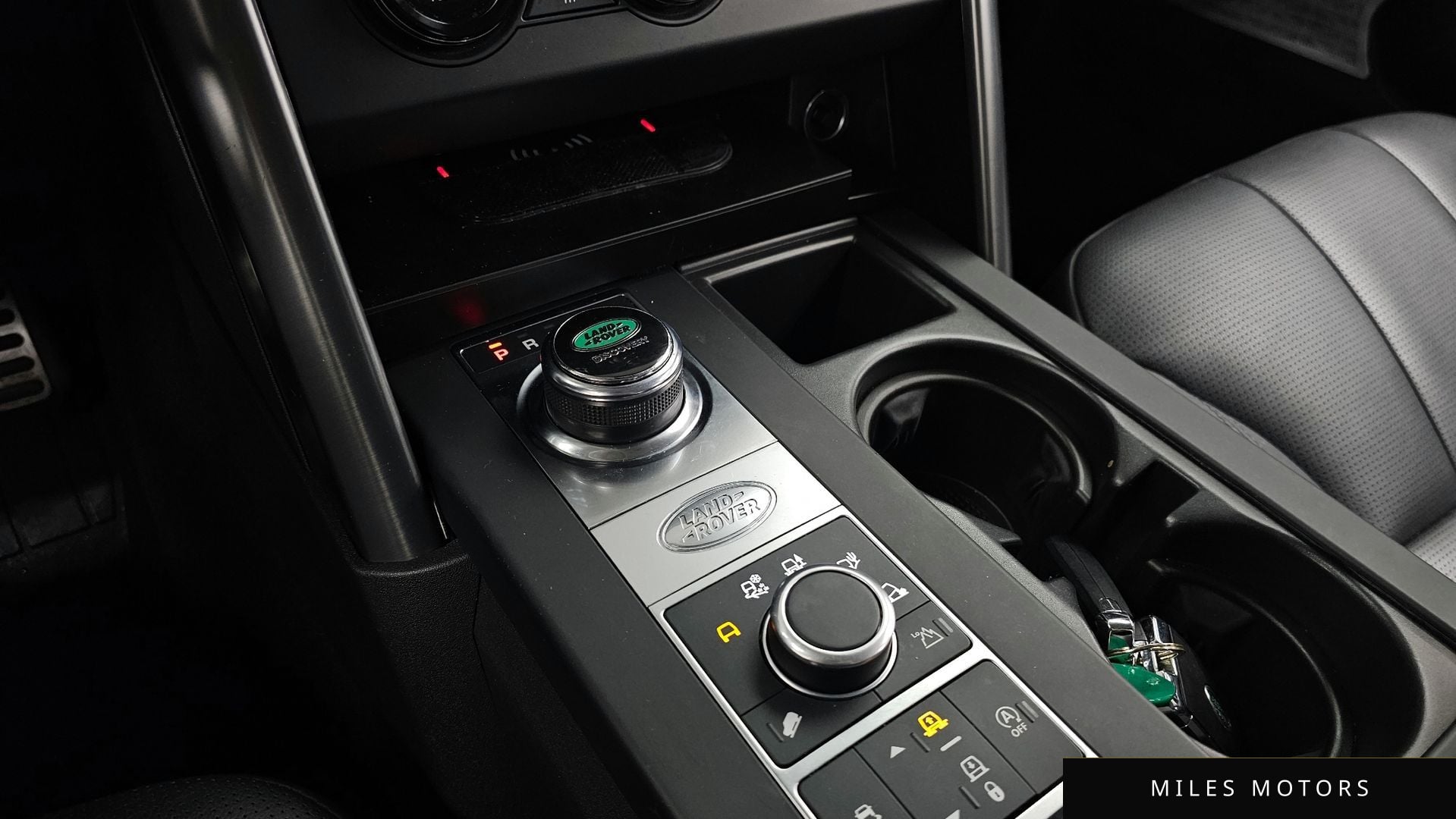 Land Rover Discovery 2020 — миниатюра 9