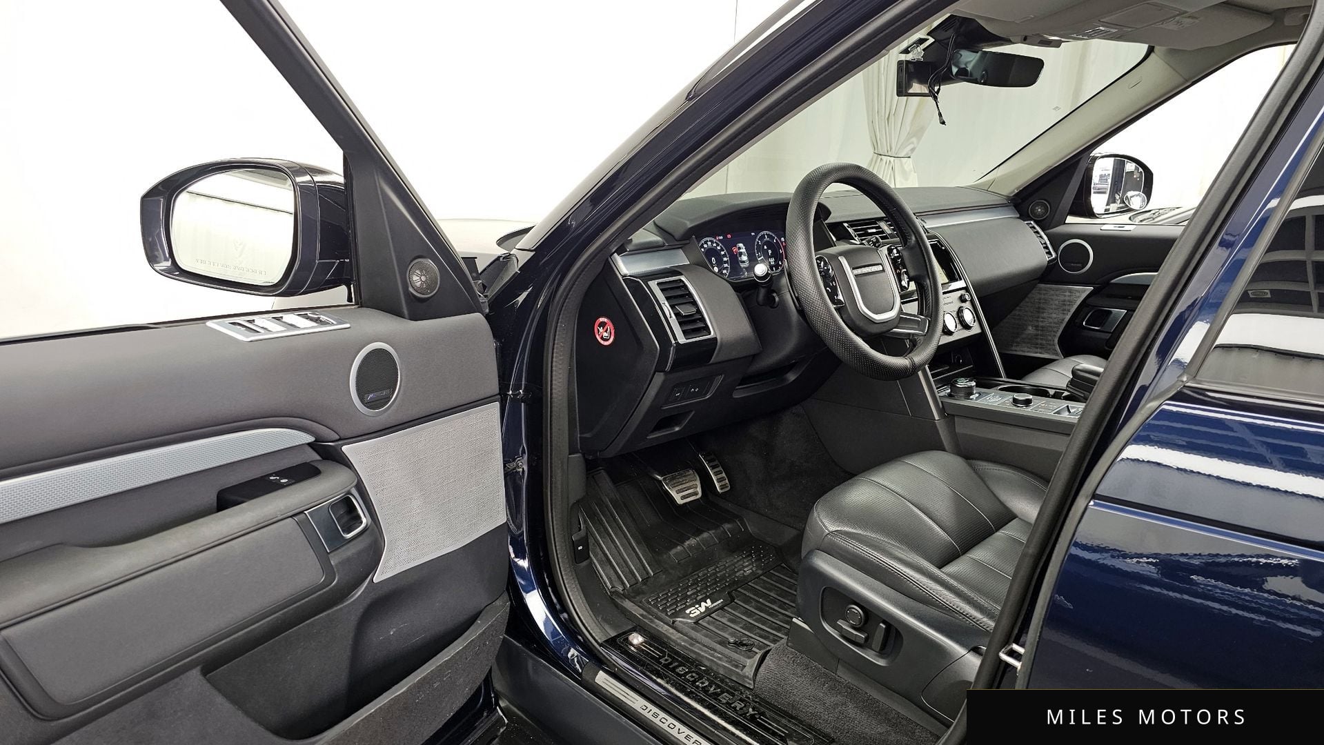 Land Rover Discovery 2020 — миниатюра 10