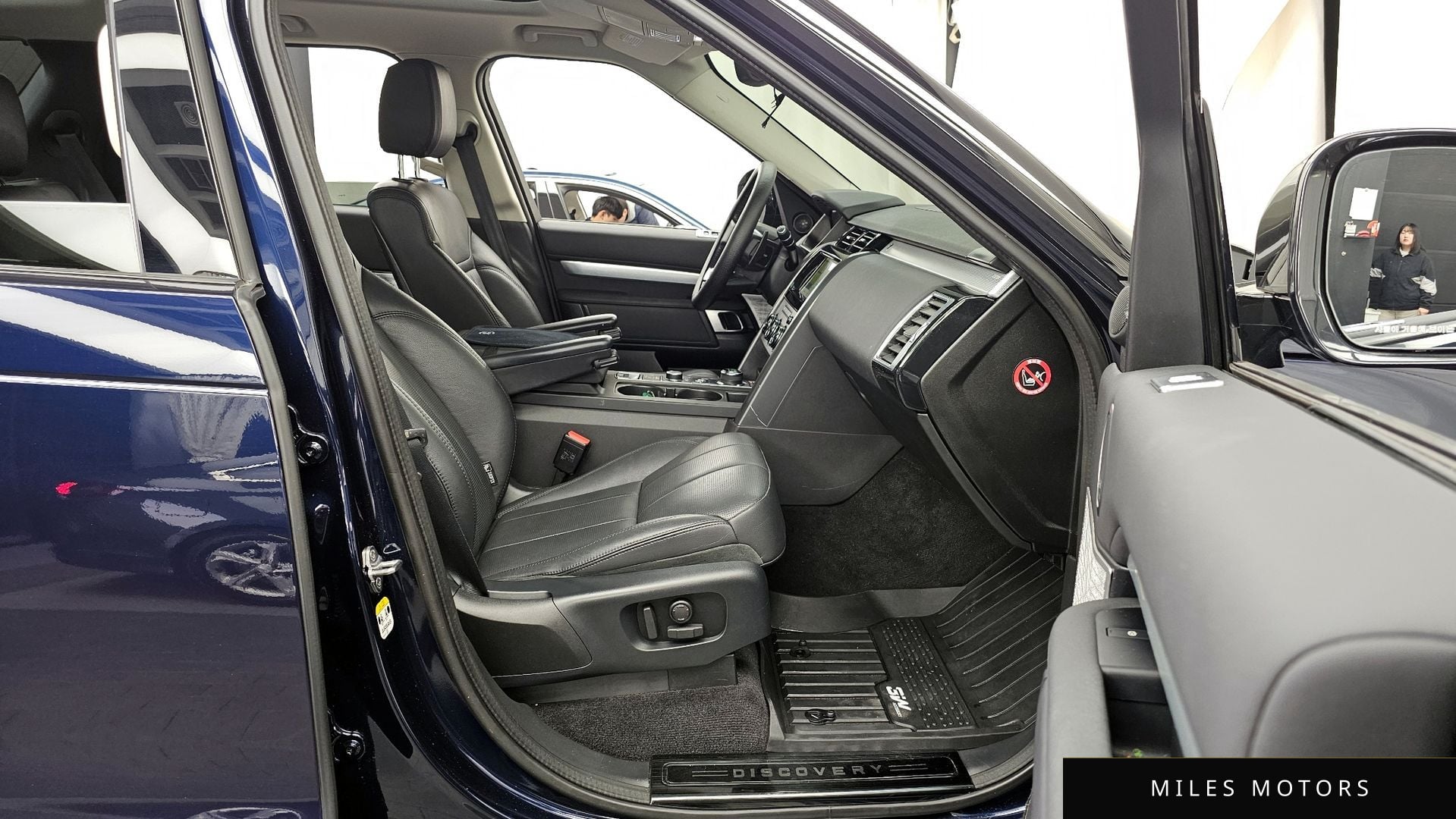 Land Rover Discovery 2020 — миниатюра 11
