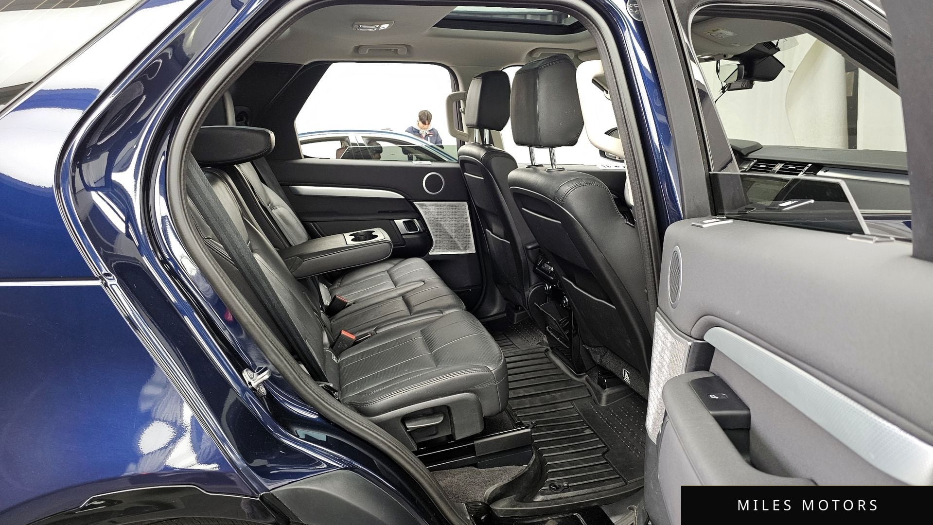 Land Rover Discovery 2020 — миниатюра 12
