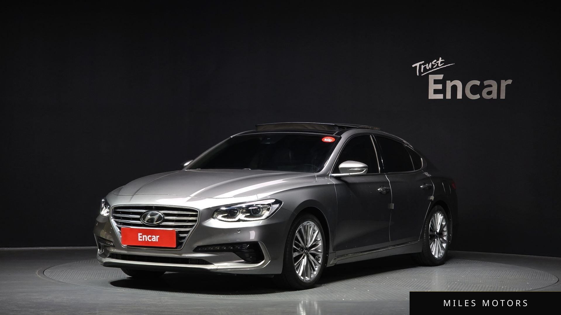 Hyundai Grandeur 2017 — фото 1 из 12