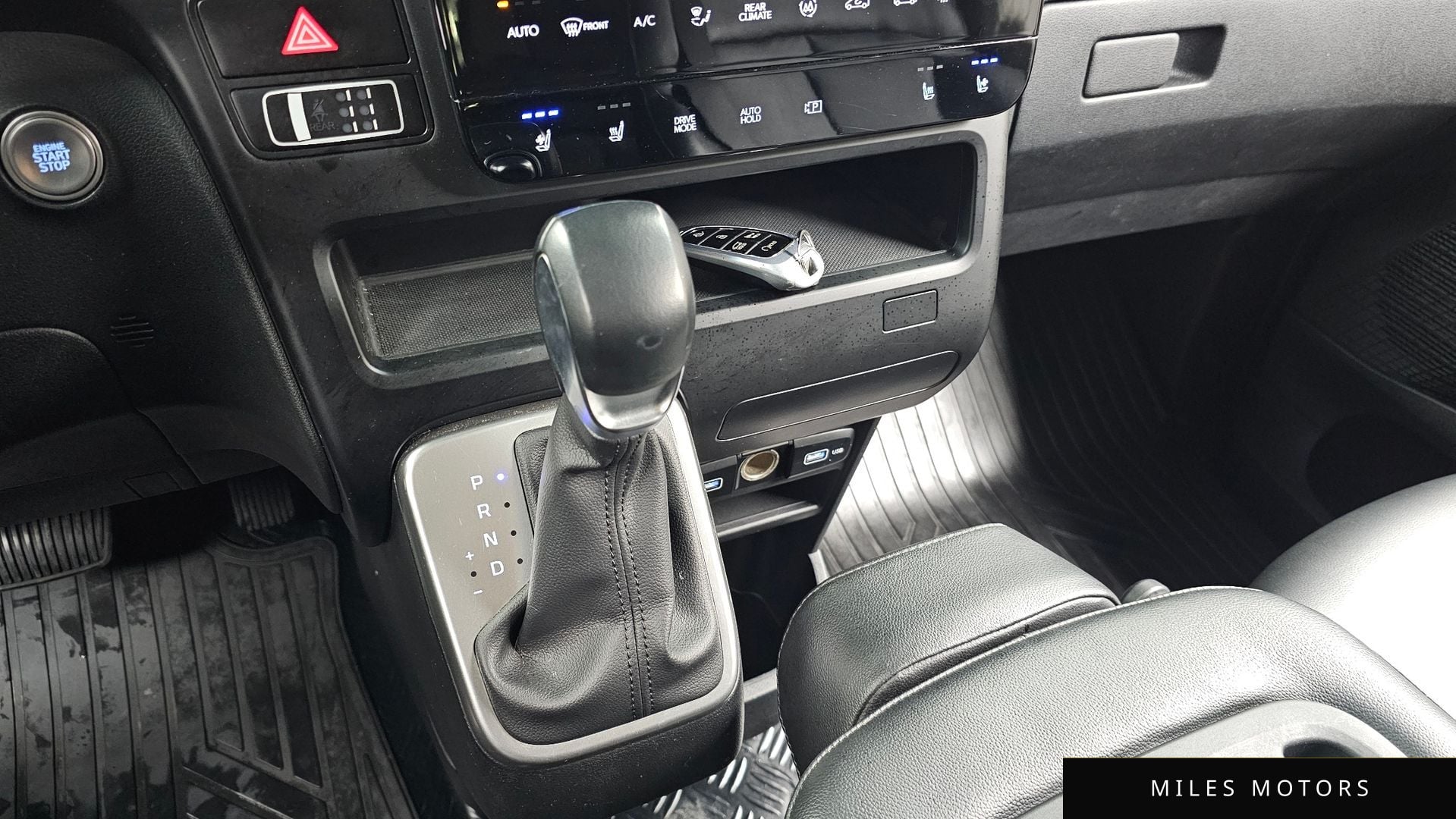 Hyundai Staria 2022 — миниатюра 9
