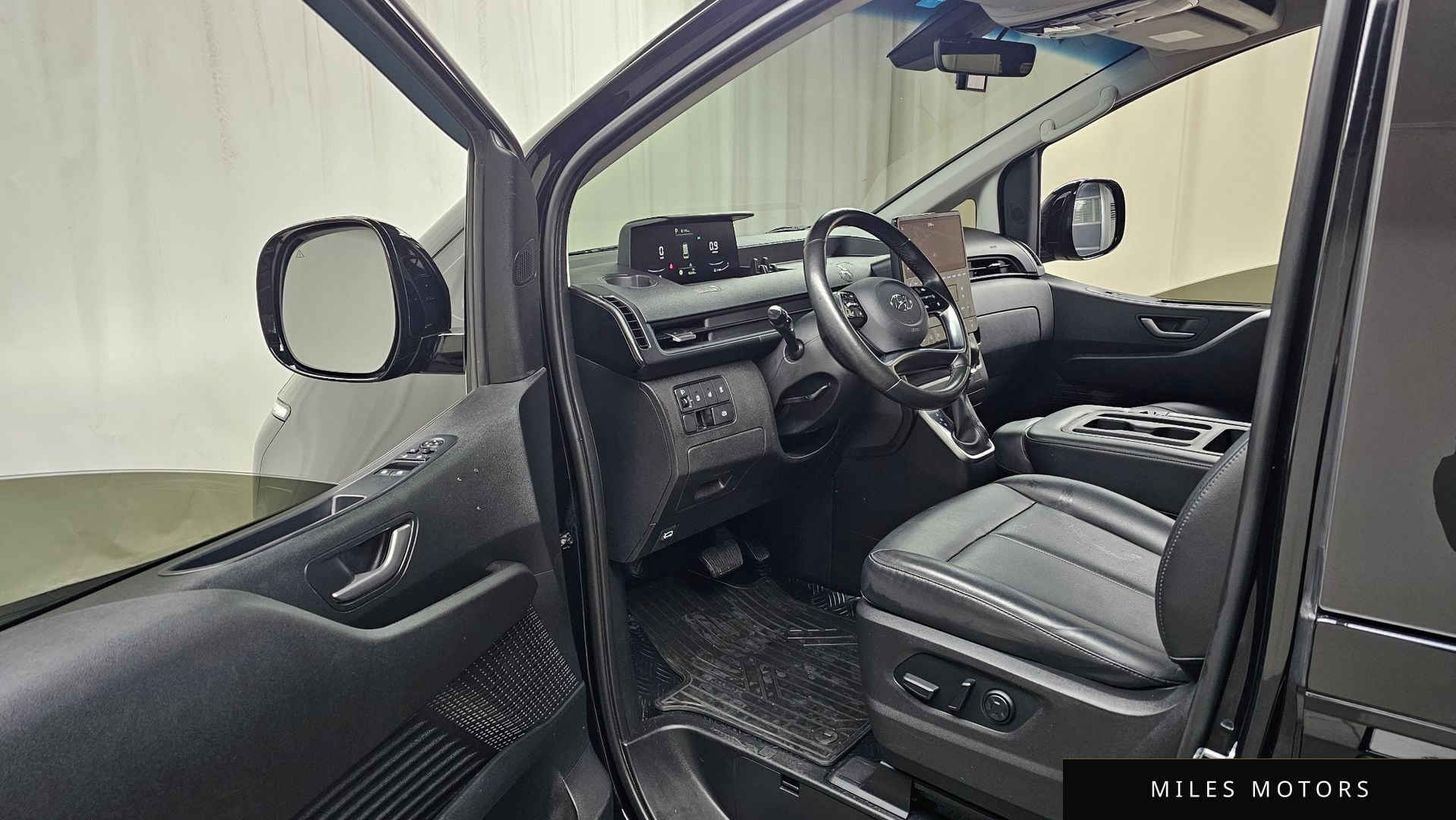 Hyundai Staria 2022 — миниатюра 10