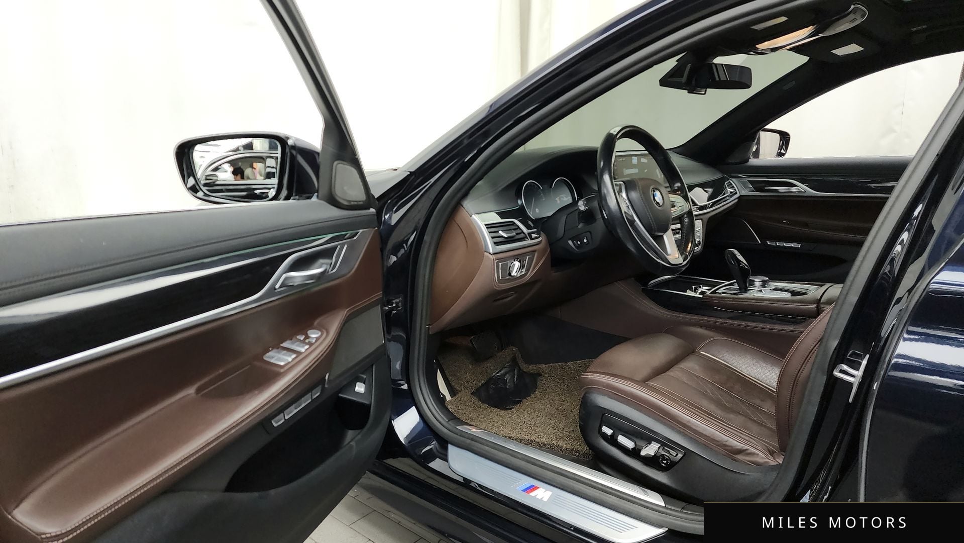 BMW 7 Series (G11) 2017 — миниатюра 10
